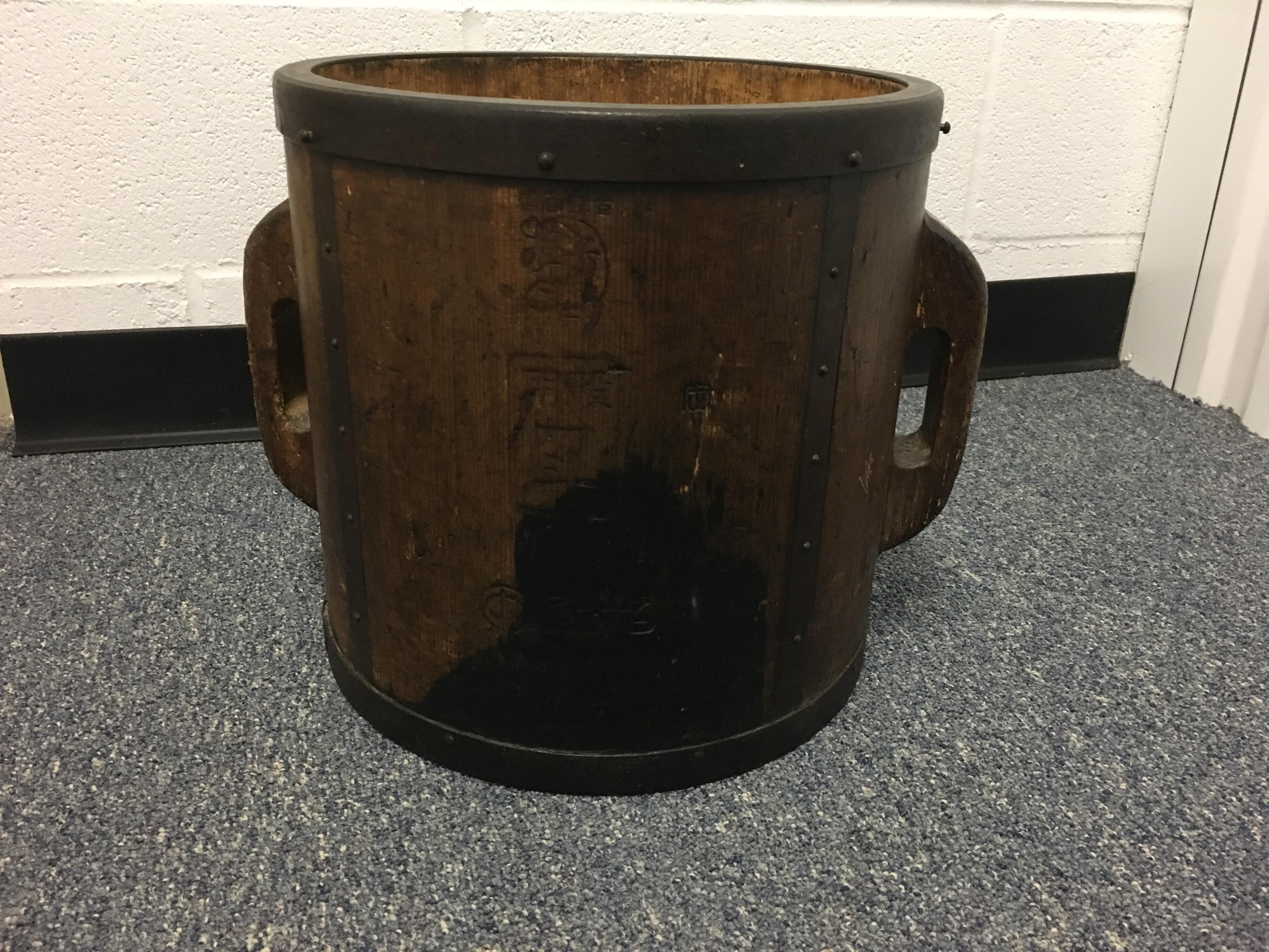 Japanese Ittomasu Rice Measure Bucket, Early 20th Century In Excellent Condition In Southampton, NY