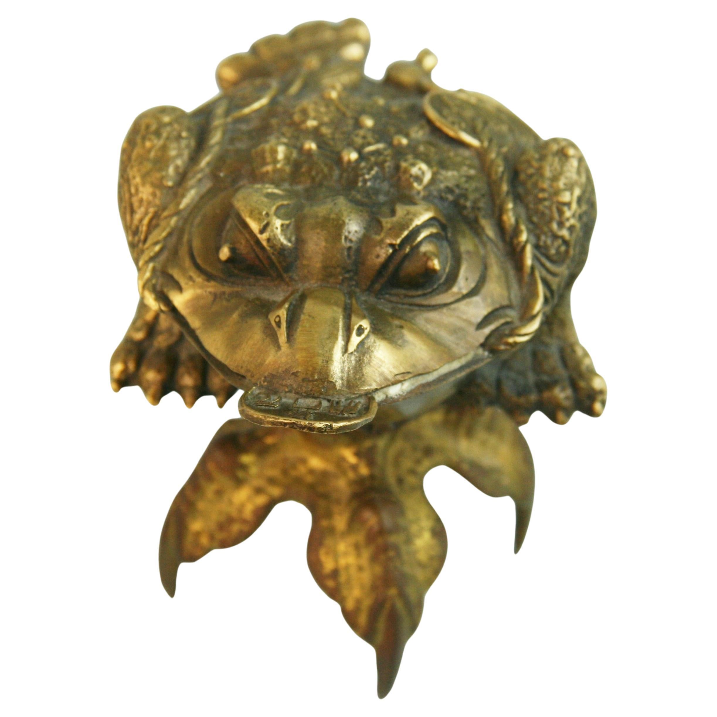 1186 Japanese three legged money frog Jin Chan in bronze on removable stand.
Charm for wealth and prosperity.
