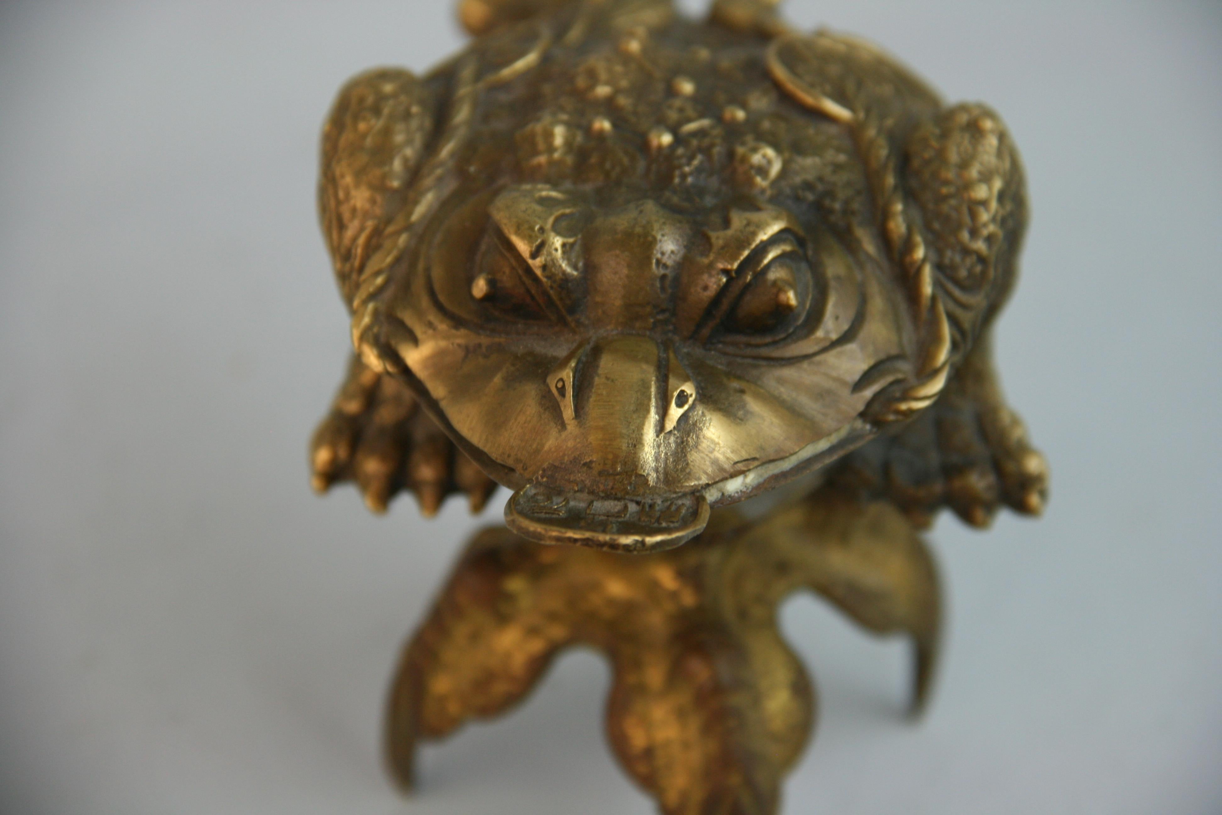 Japanese Jin Chan 'Money Frog' Cast Bronze Sculpture on a Stand In Good Condition In Douglas Manor, NY