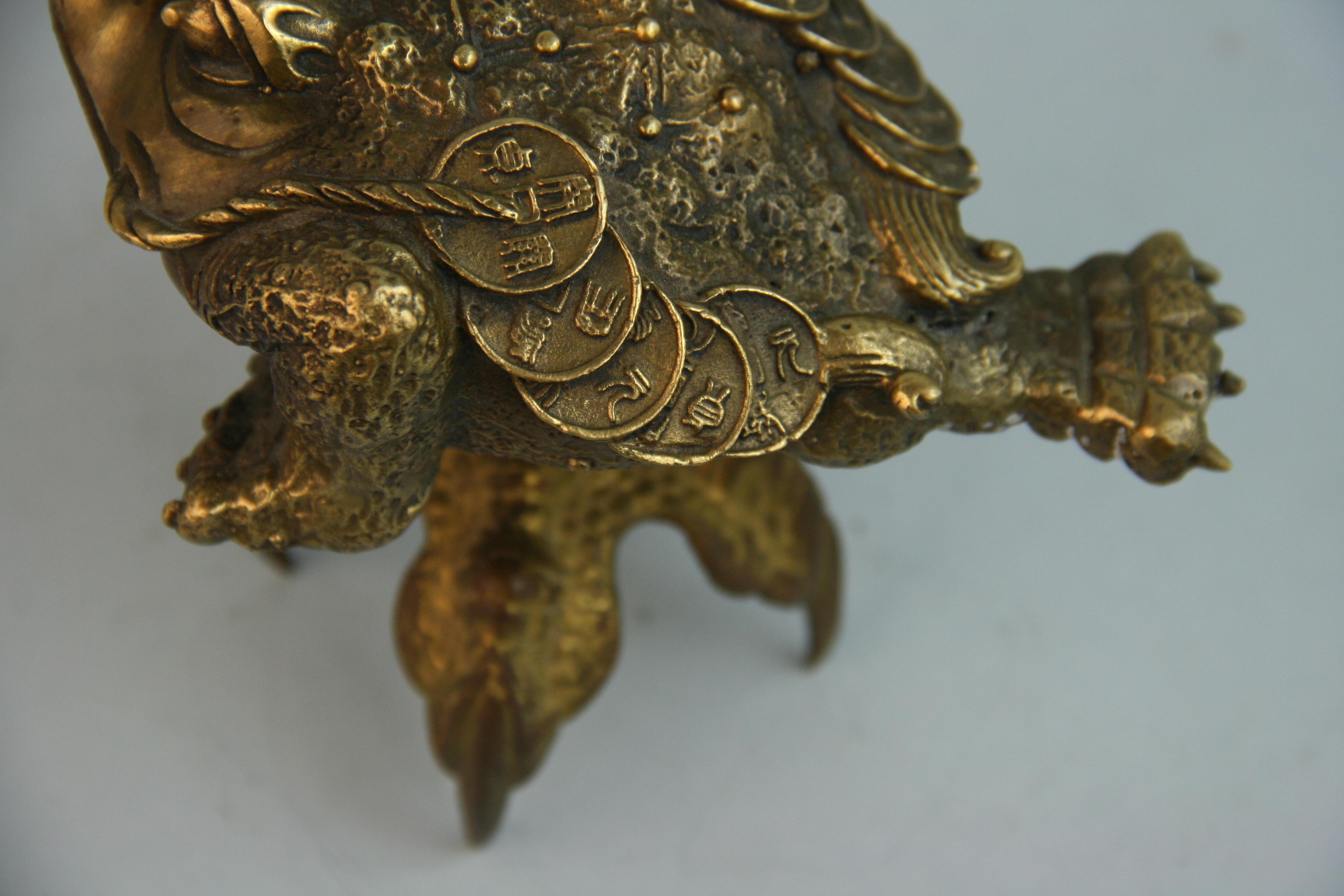 Mid-20th Century Japanese Jin Chan 'Money Frog' Cast Bronze Sculpture on a Stand