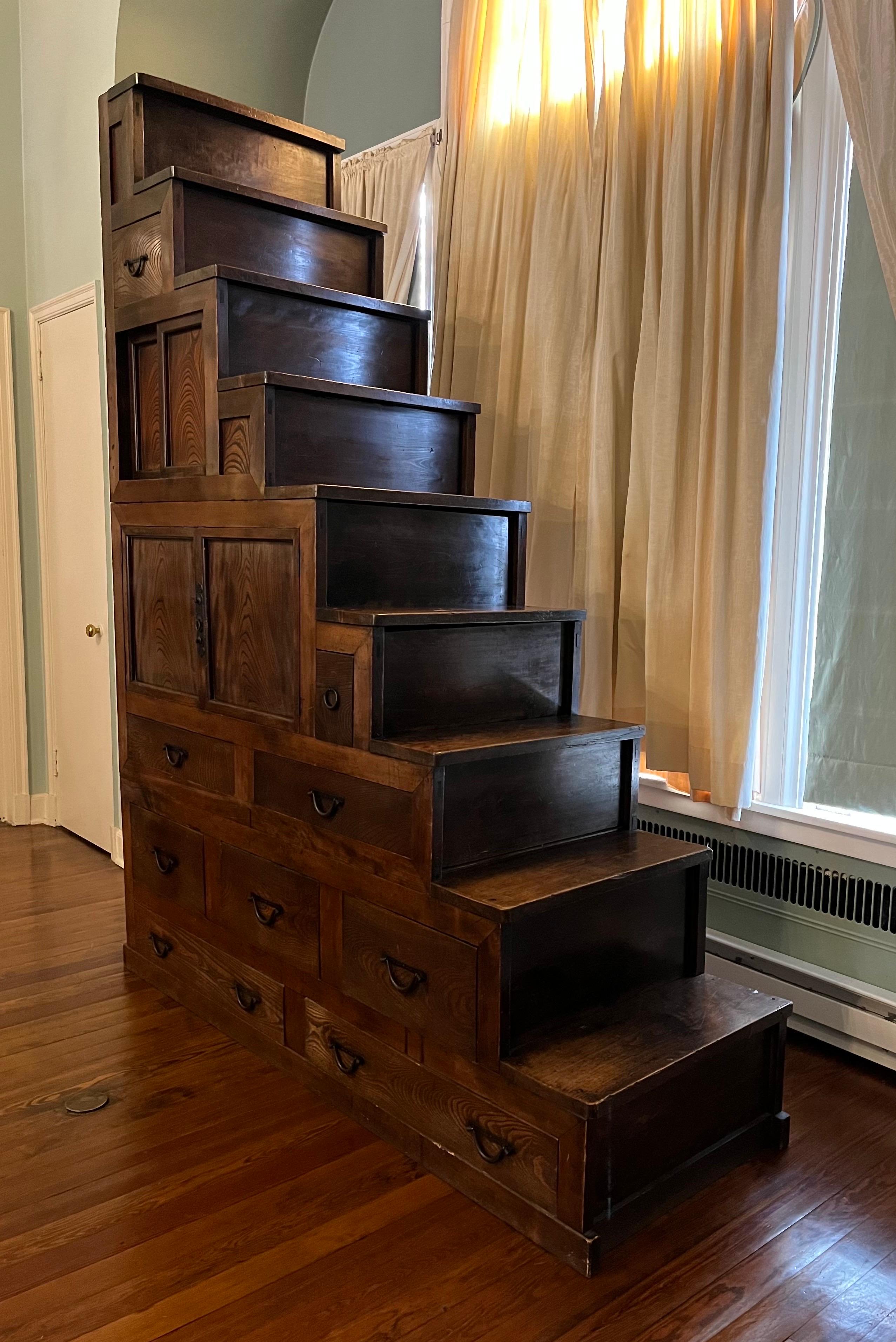 Arcón de escalera antiguo japonés Kaidan Tansu de 3 piezas Período Meiji 1870s en Bueno estado para la venta en Denville, NJ