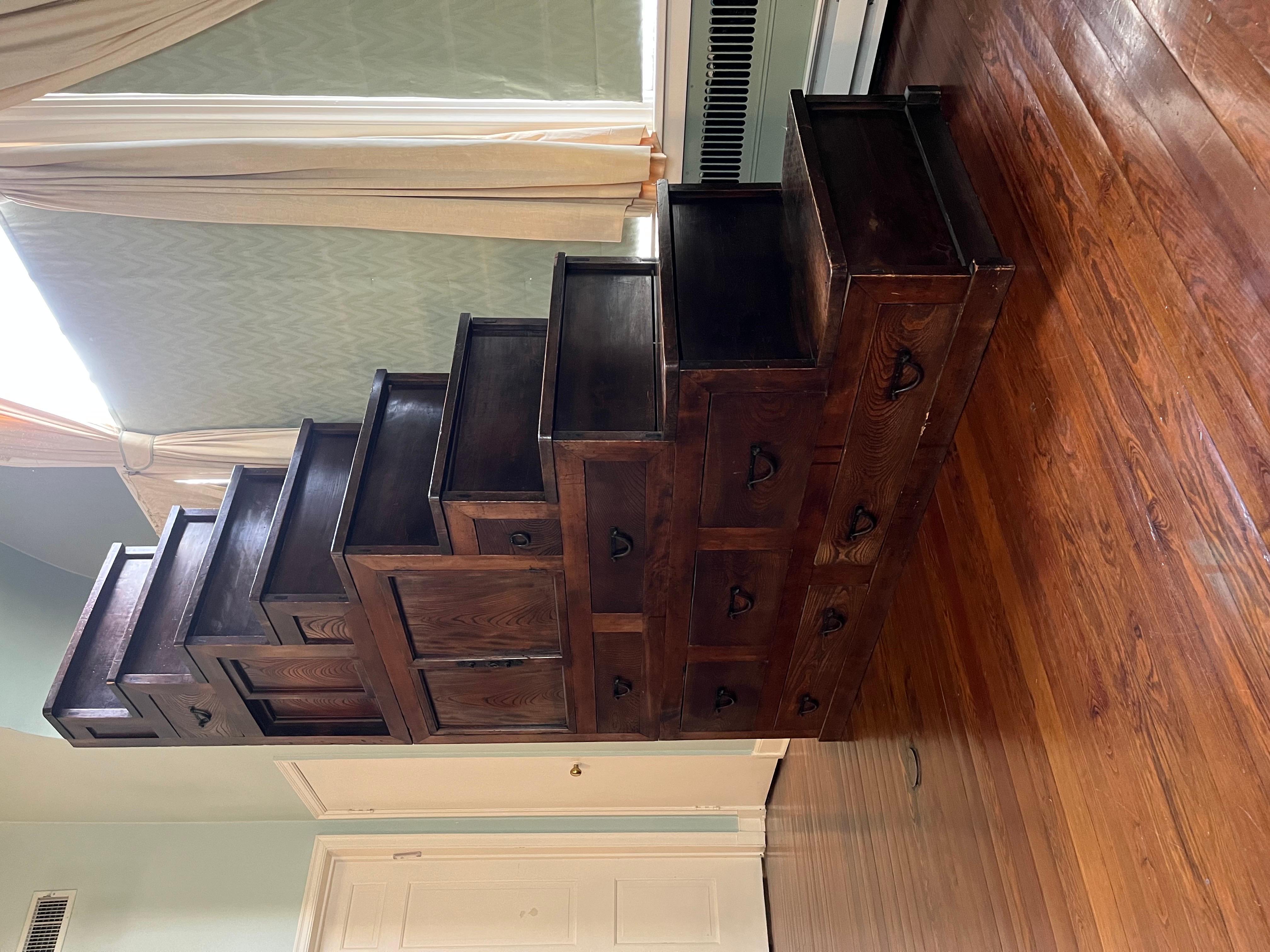Arcón de escalera antiguo japonés Kaidan Tansu de 3 piezas Período Meiji 1870s en venta 1