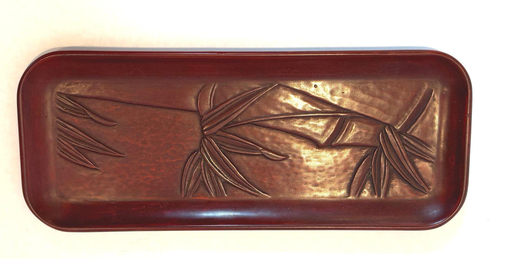 Japanese Kamakura-Bori Wood Carving Lacquered Tray with Bamboo Tree In Good Condition In North Hollywood, CA