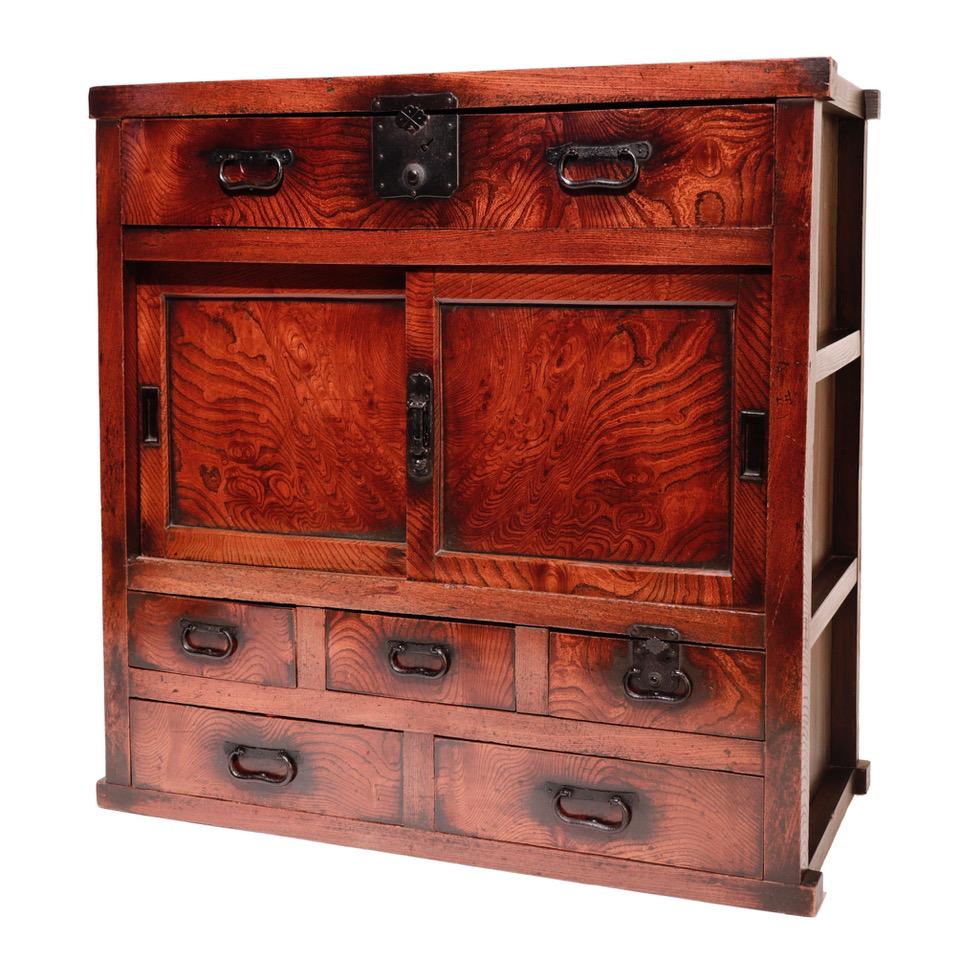 Japanese Merchant’s Chest (choba-dansu), Toyama, the front entirely constructed of keyaki (Zelkova serrata), original fuki-urushi lacquer finish, completed with hinoki (Chamaecyparis obtusa) configured with five lower drawers, one of these drawers