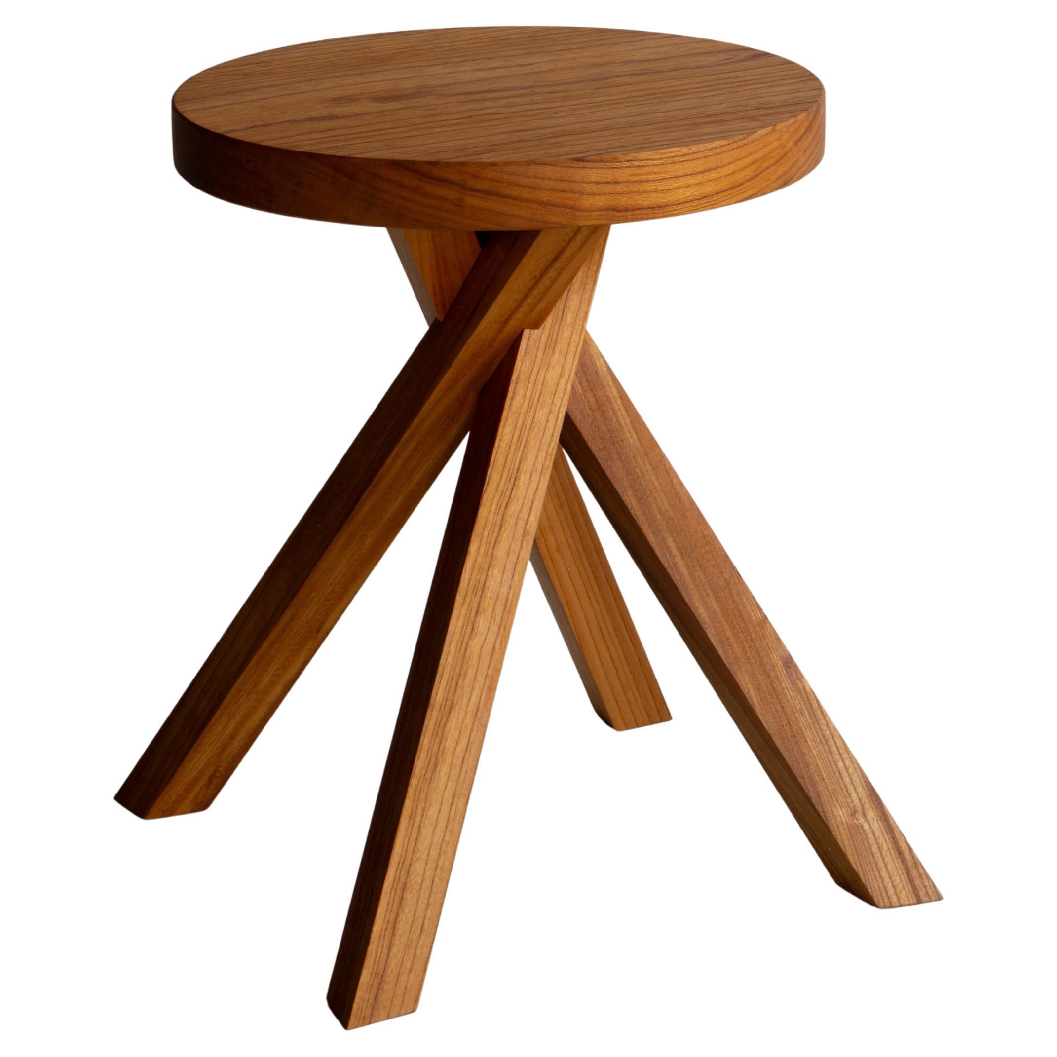 Japanese Keyaki Wood Stool Inspired by French Stereotomy Craftsmanship en venta