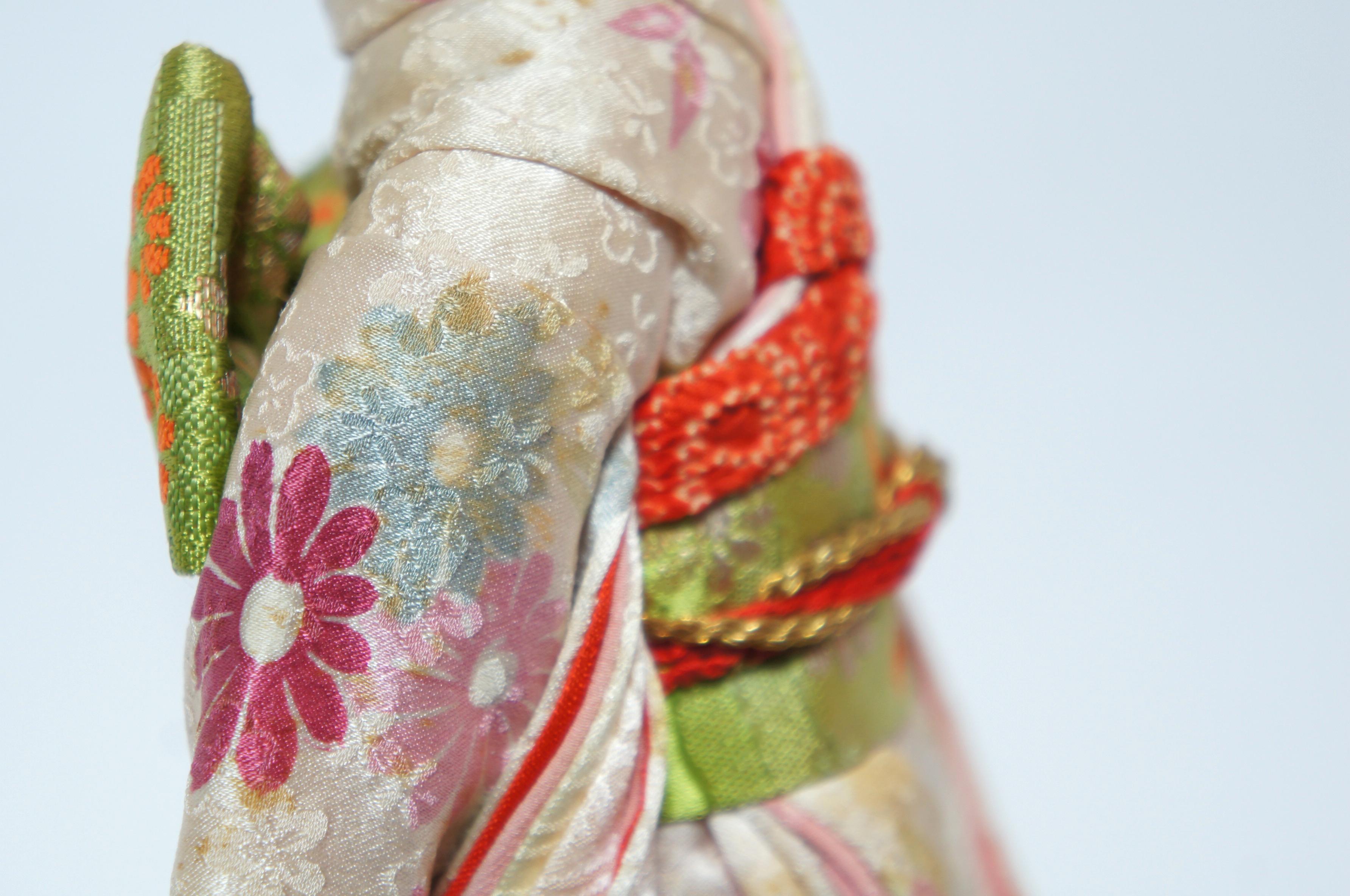 Japanese Kimekomi Girl Doll Wearing Silk Kimono, Style of Taisho Romence, 1920s For Sale 9