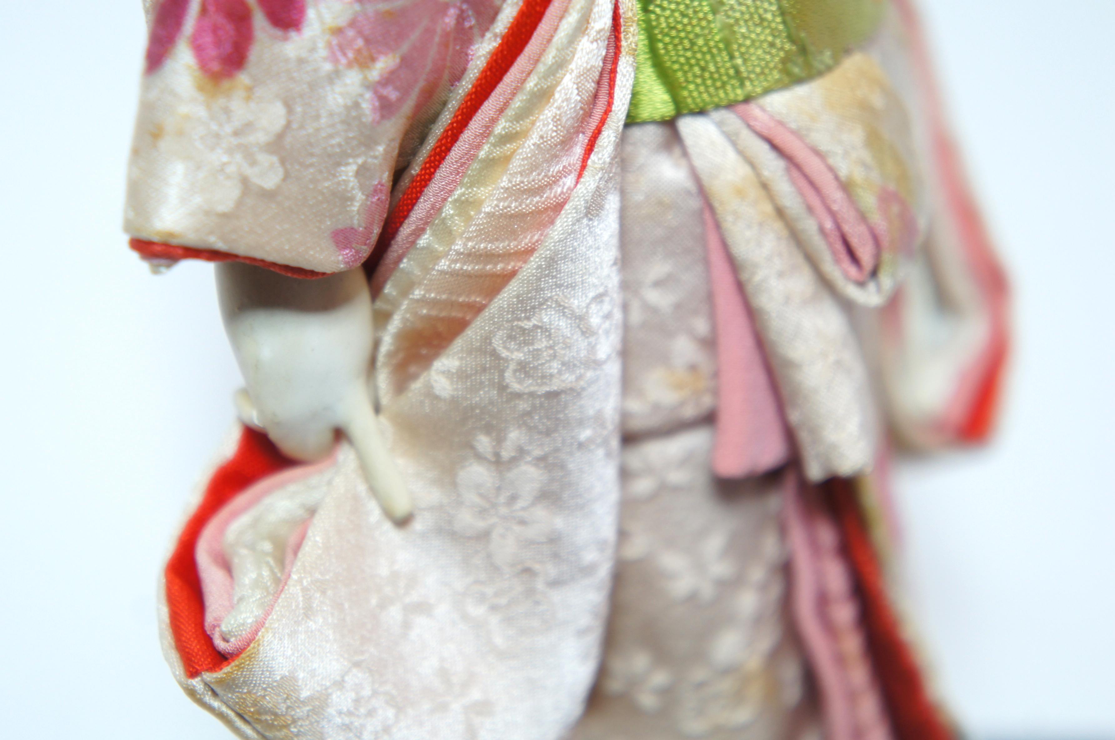 Japanese Kimekomi Girl Doll Wearing Silk Kimono, Style of Taisho Romence, 1920s For Sale 10