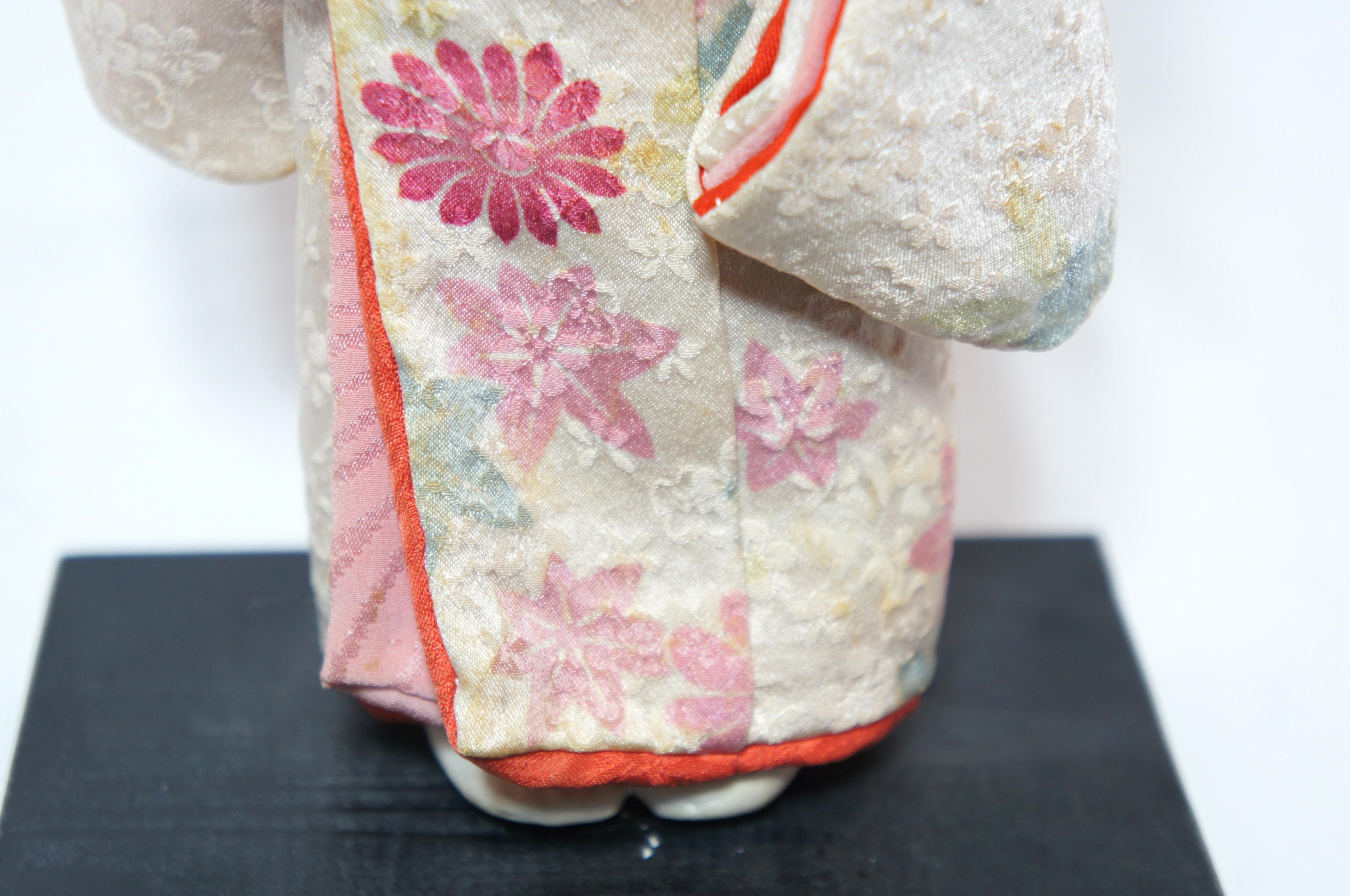 Japanese Kimekomi Girl Doll Wearing Silk Kimono, Style of Taisho Romence, 1920s For Sale 1