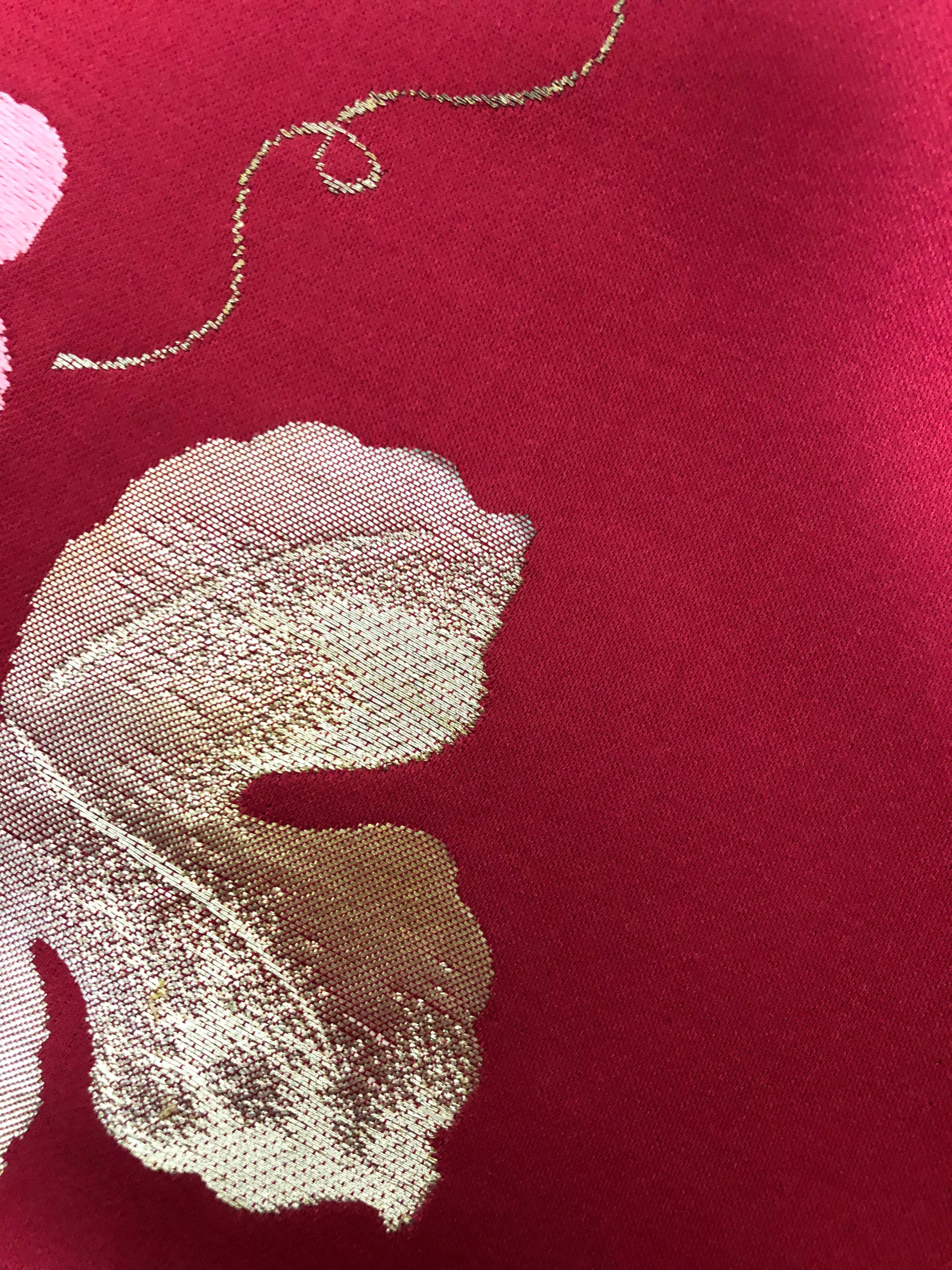  Grand Vin Rouge „Bourgogne“ von Kimono-Couture, japanische Kimono-Kunst  (21. Jahrhundert und zeitgenössisch) im Angebot