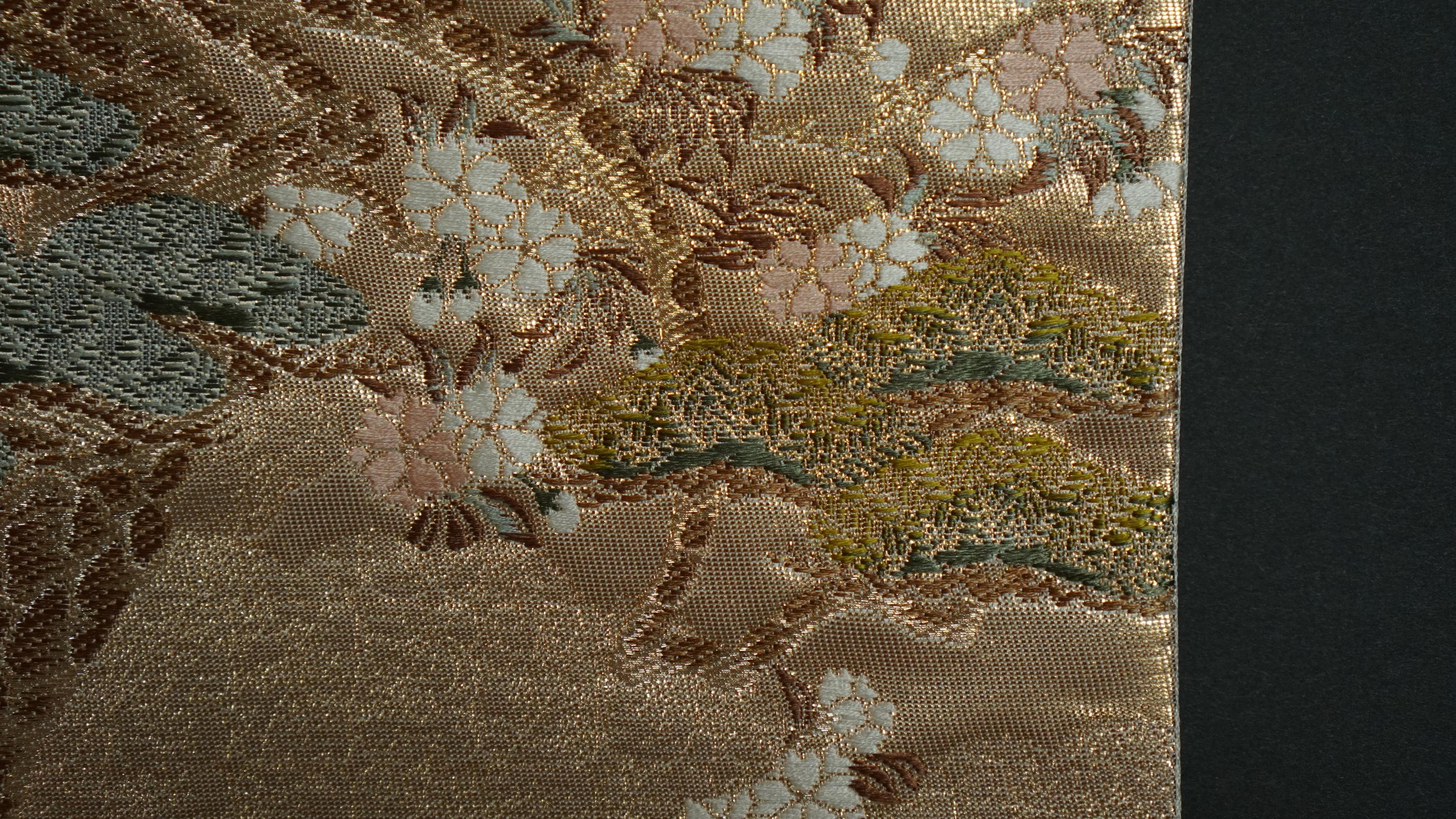 Japanische Kimono-Kunst/Wandteppich, Die Königin der Pfaue (Seide) im Angebot