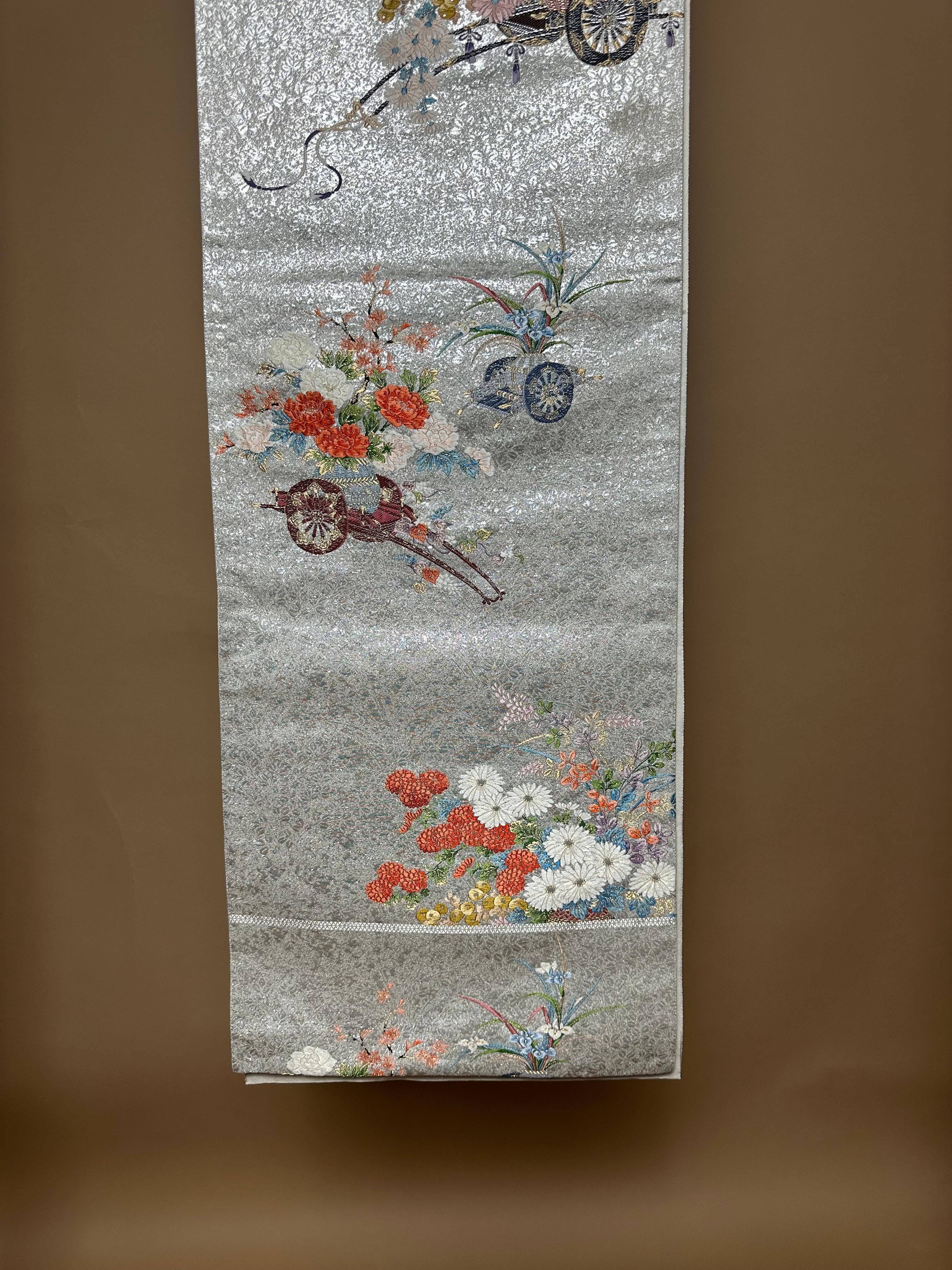 Japanischer Kimono Obi, „Serenity of Silver World“, Seidentextil (21. Jahrhundert und zeitgenössisch) im Angebot