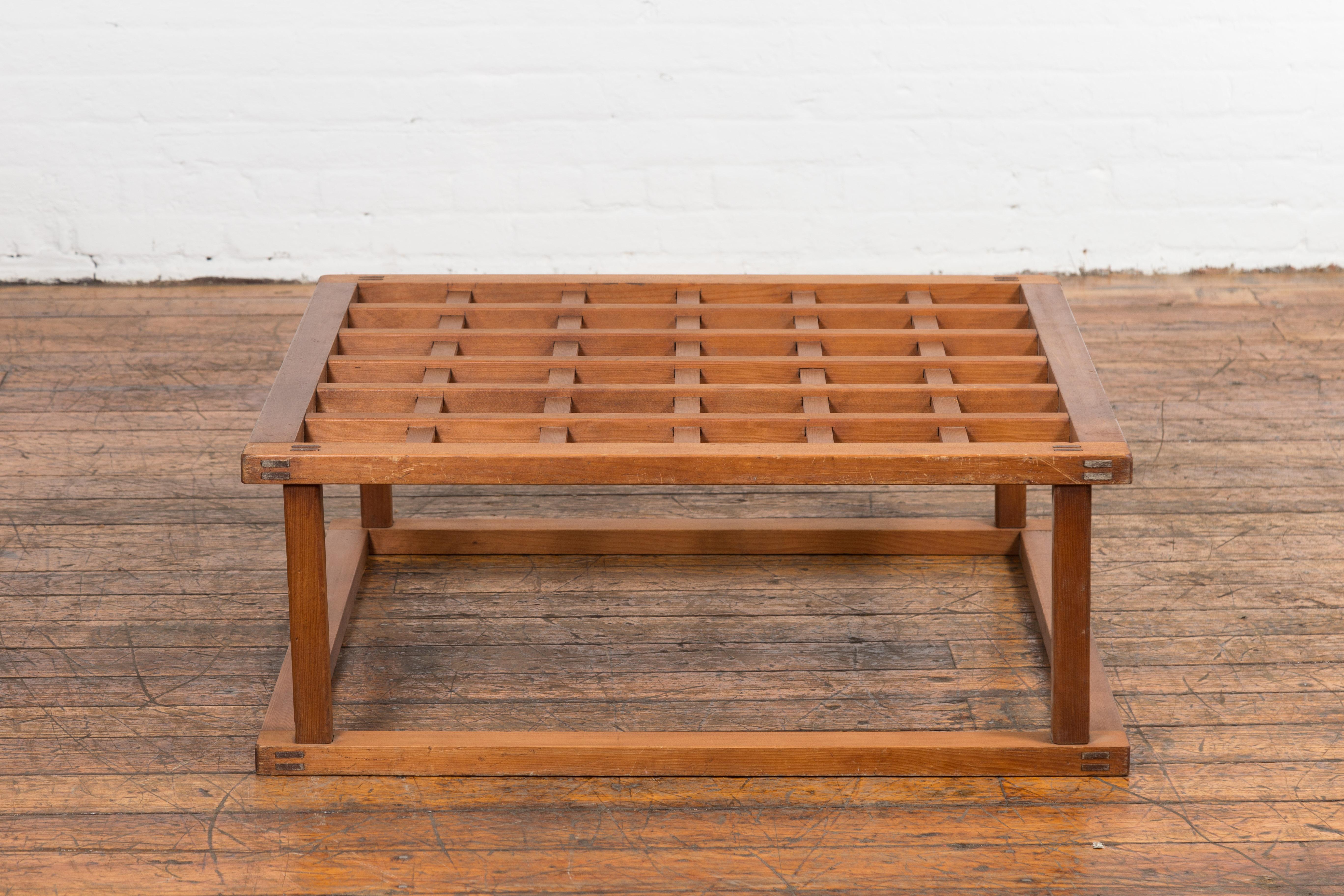 Minimalist Wooden Vintage Coffee Table 8
