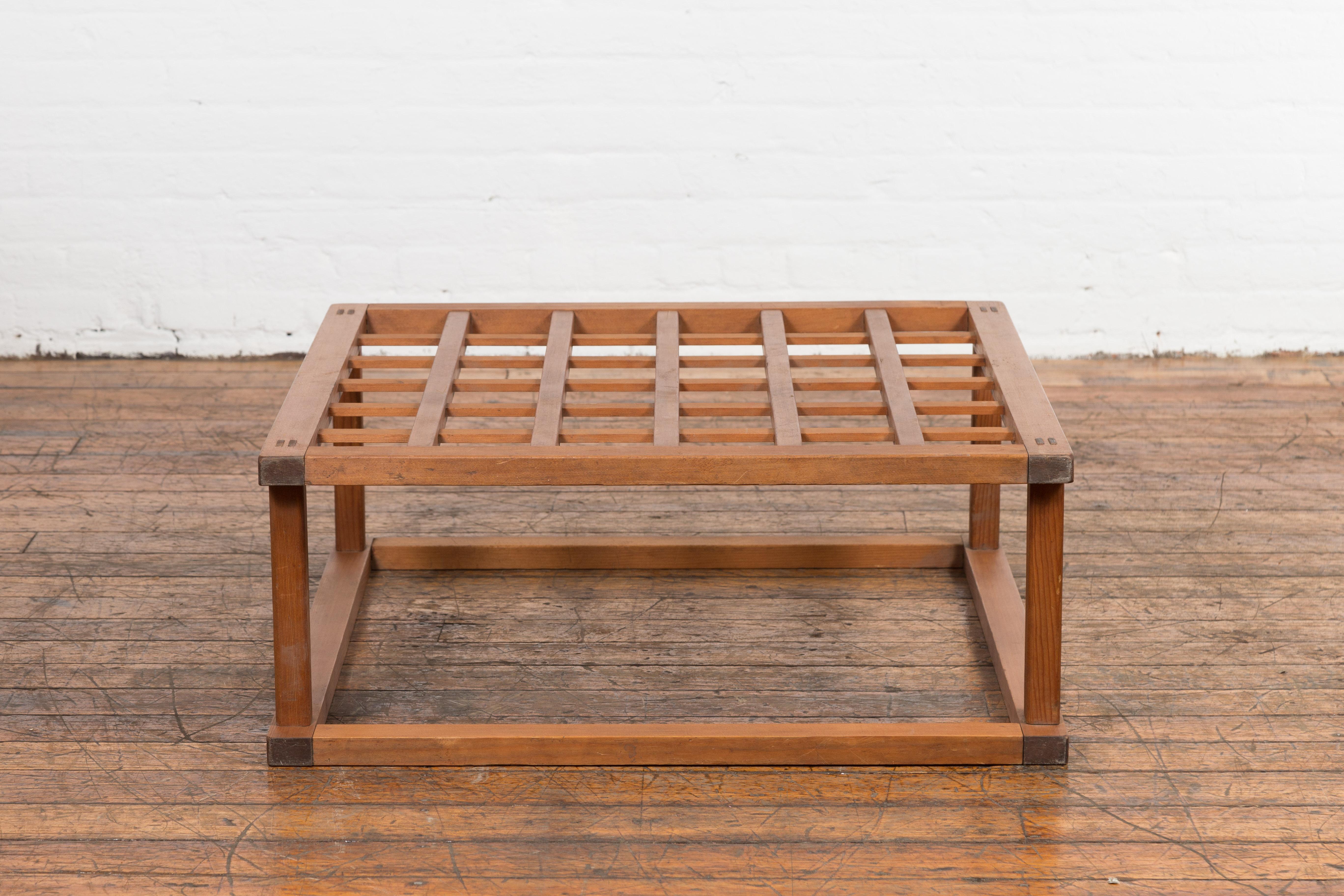 Minimalist Wooden Vintage Coffee Table 9