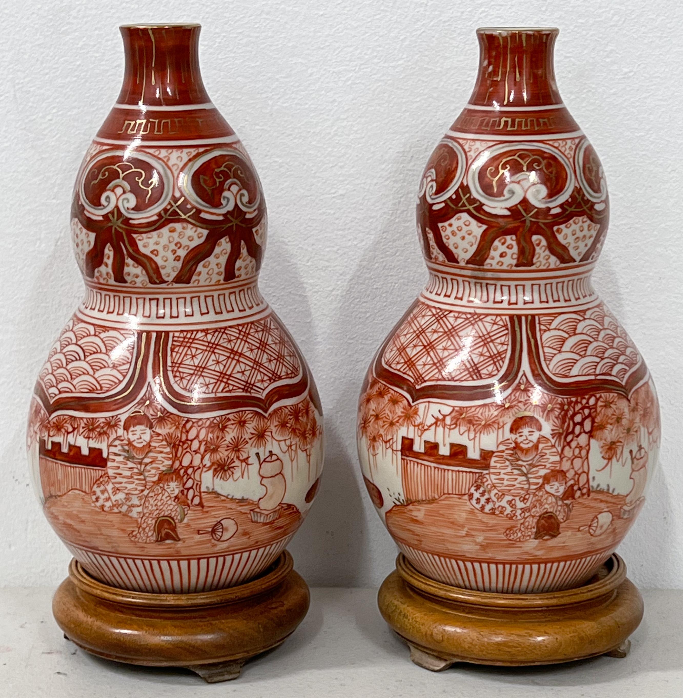 Japanese Kutani Double Gourd Vases, 19th C., Pair For Sale 3