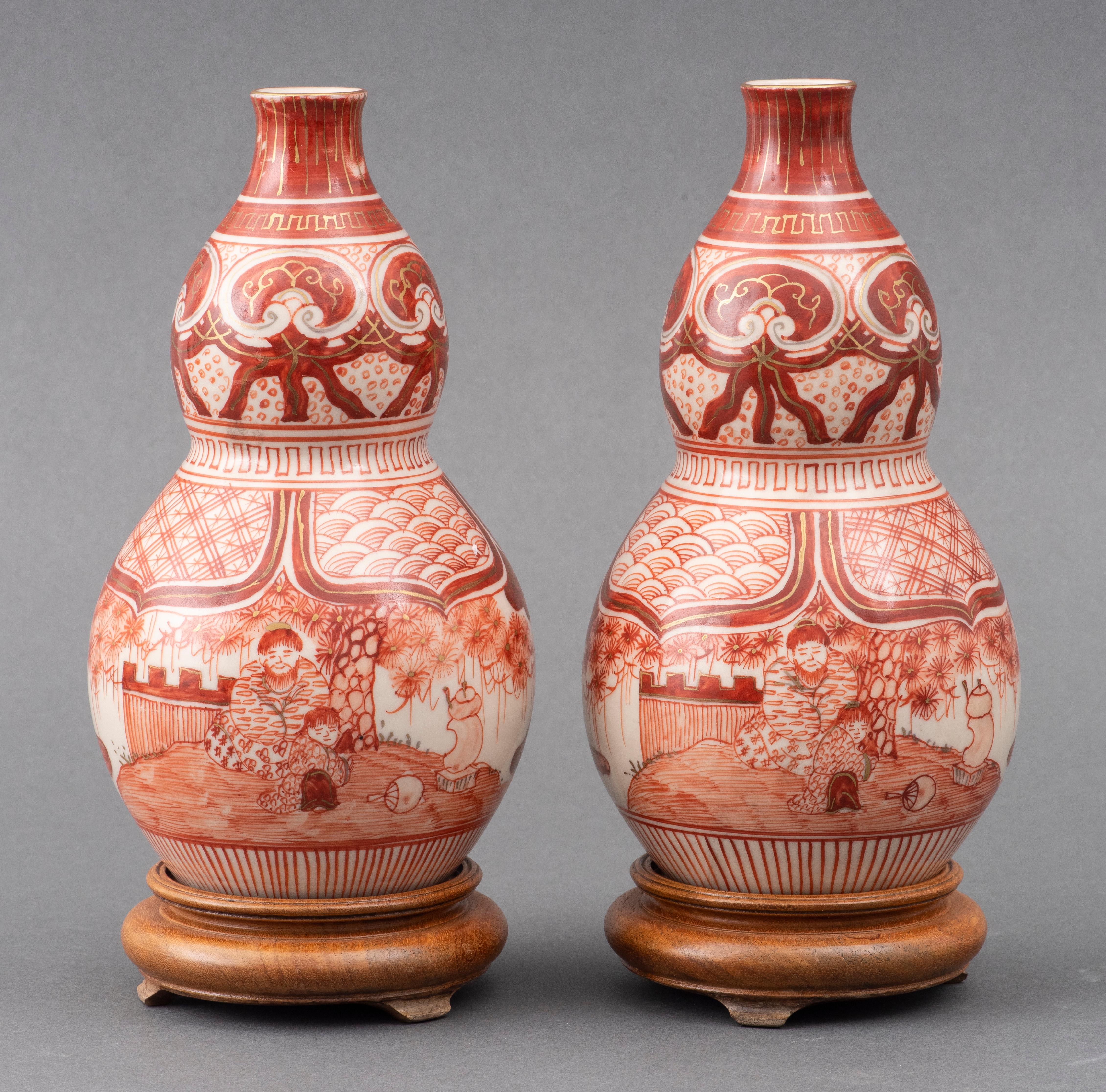 International Style Japanese Kutani Double Gourd Vases, 19th C., Pair For Sale
