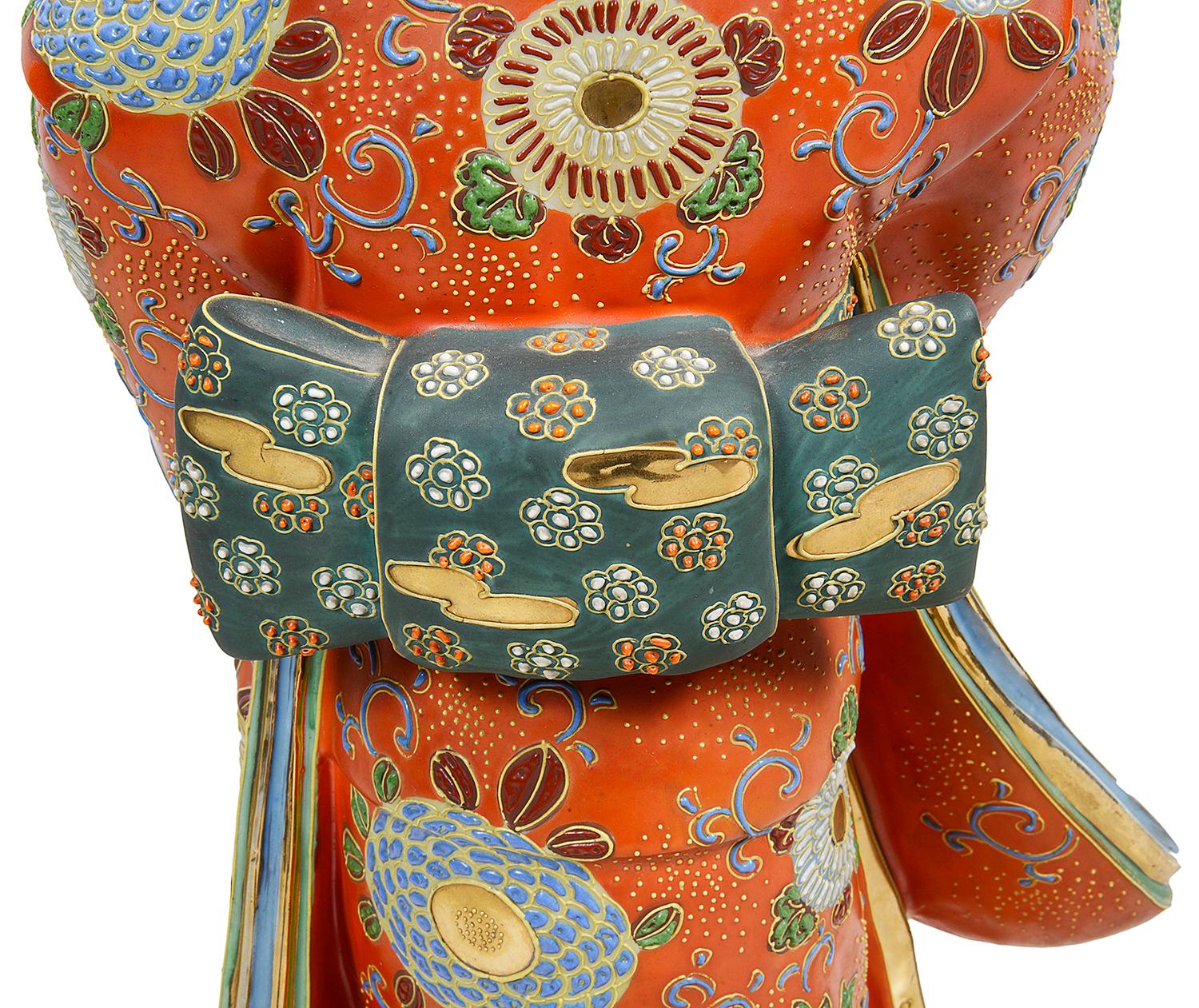 Japanese Kutani Geisha Girl, circa 1920 In Good Condition In Brighton, Sussex