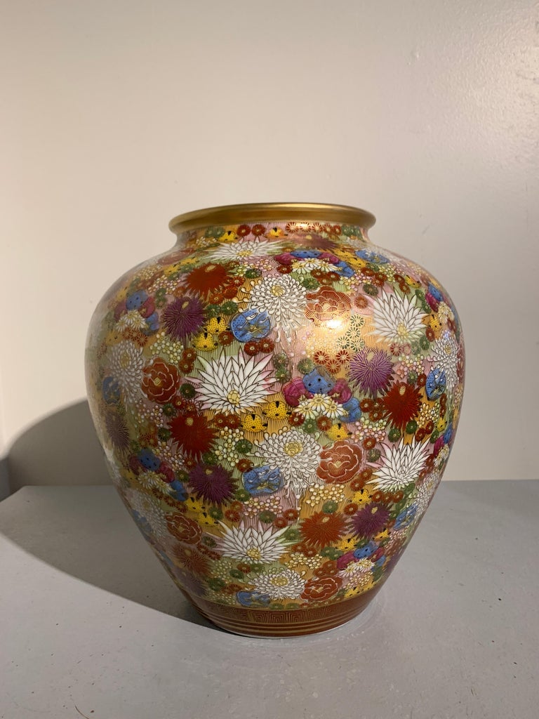 Japanese Kutani Large Millefleurs Vase by Shozan, Mid20th Century at