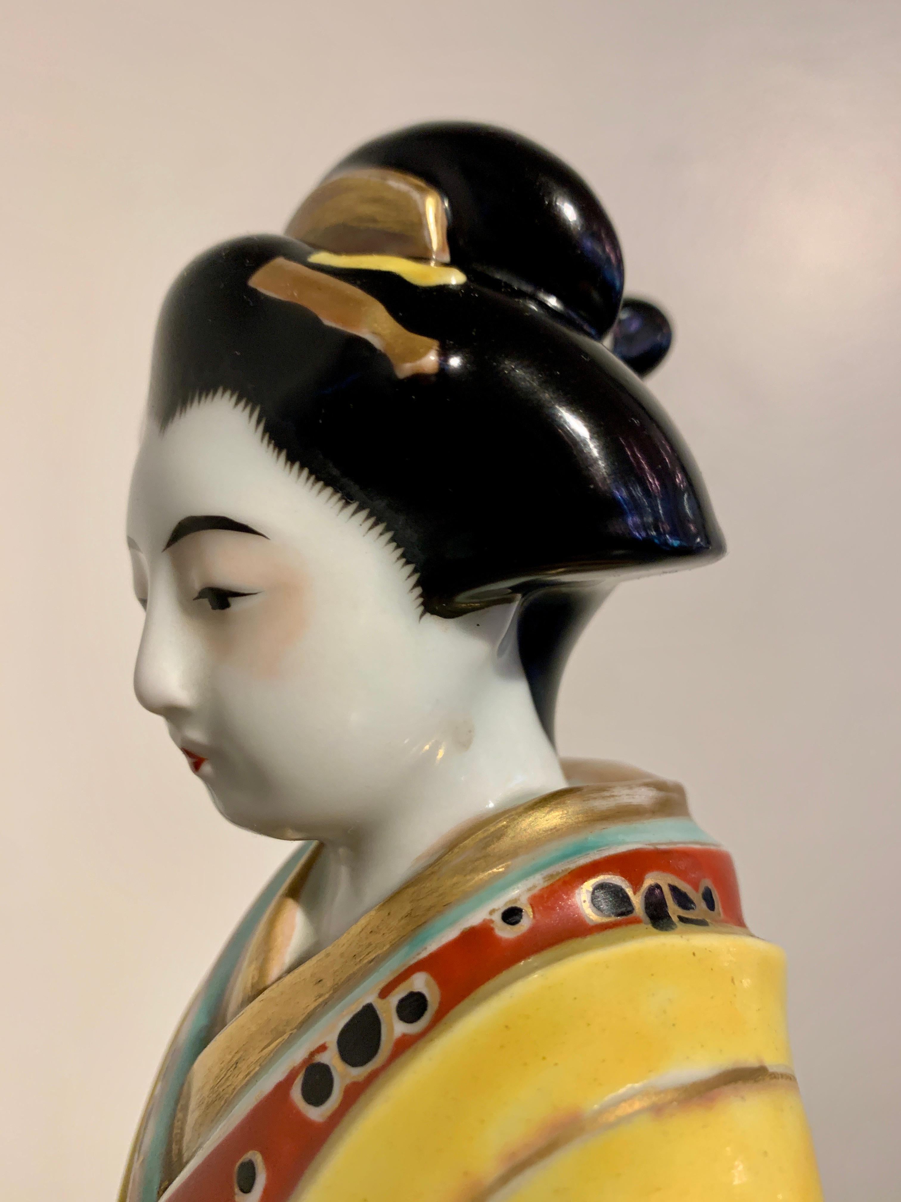 La beauté japonaise de la porcelaine Kutani, Bijin, ou Geisha, époque Showa, années 1930, Japon en vente 1