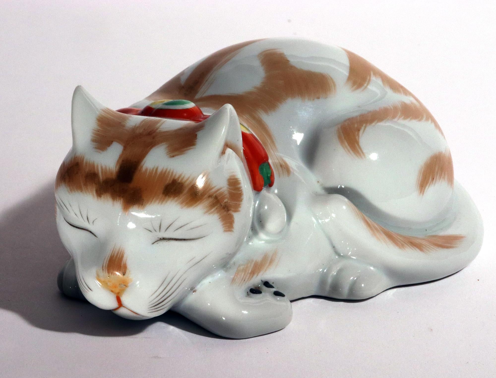 Japanese Kutani Porcelain Figure of a Sleeping Cat In Good Condition For Sale In Downingtown, PA