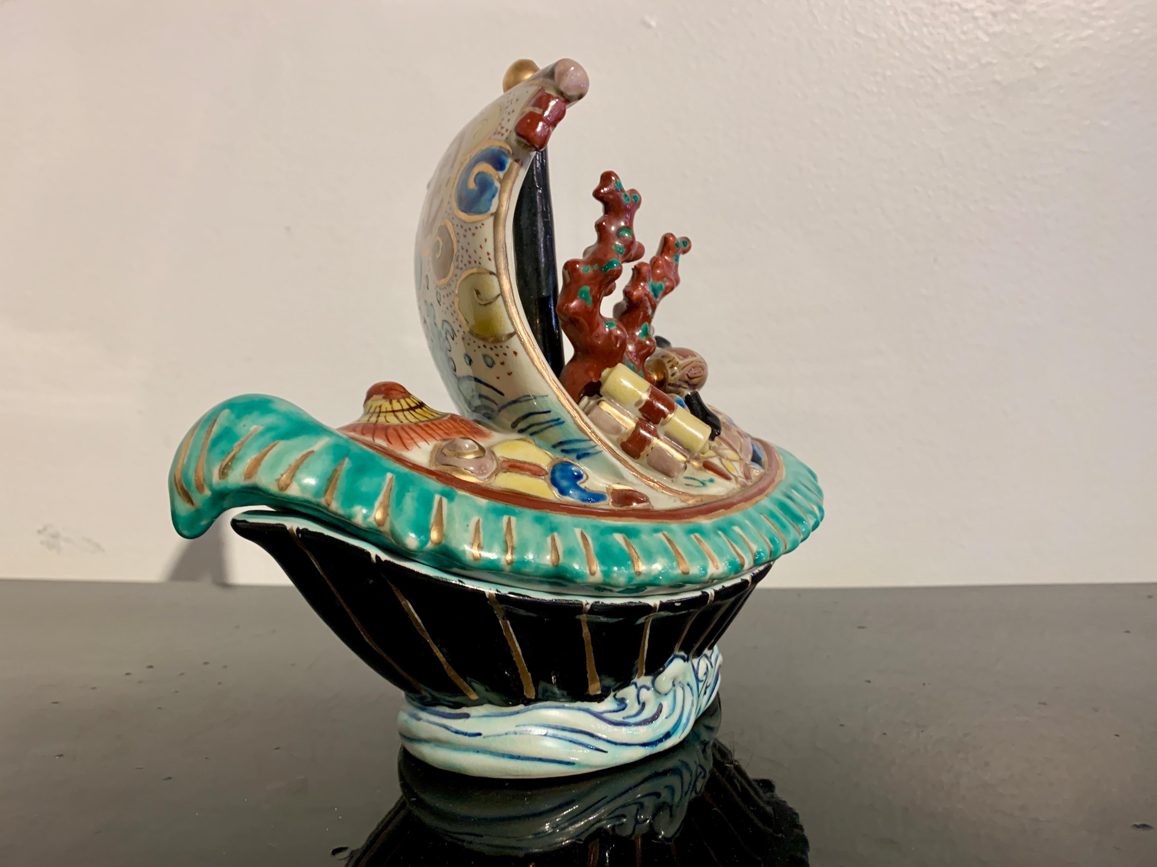 Porcelain Japanese Kutani Treasure Boat 'Takarabune' Censer, Taisho Period, Japan For Sale