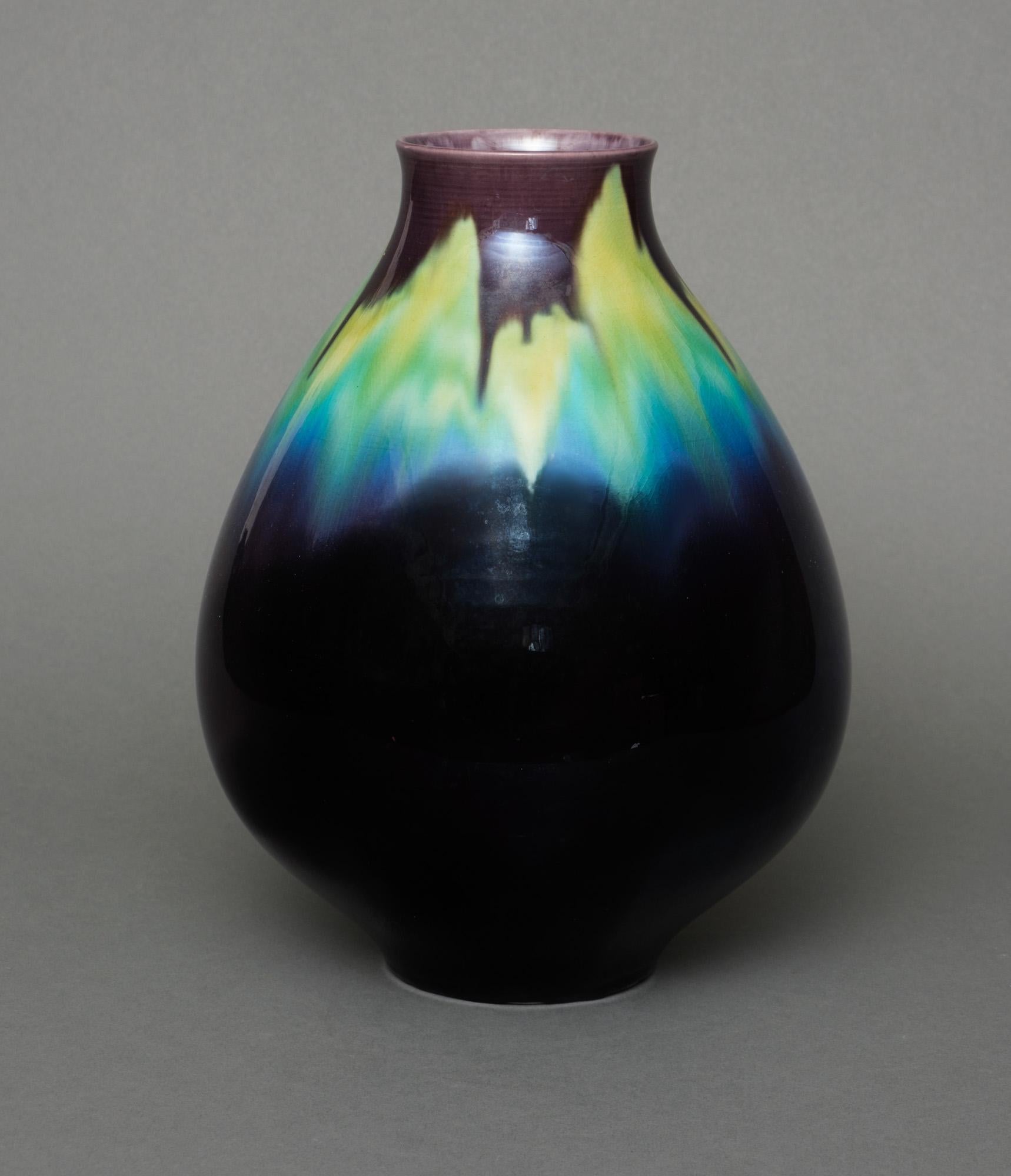 Japanese Kutani-Ware Porcelain Vase by the Famous Tokuda Yasokichi III 三代徳田八十吉 4