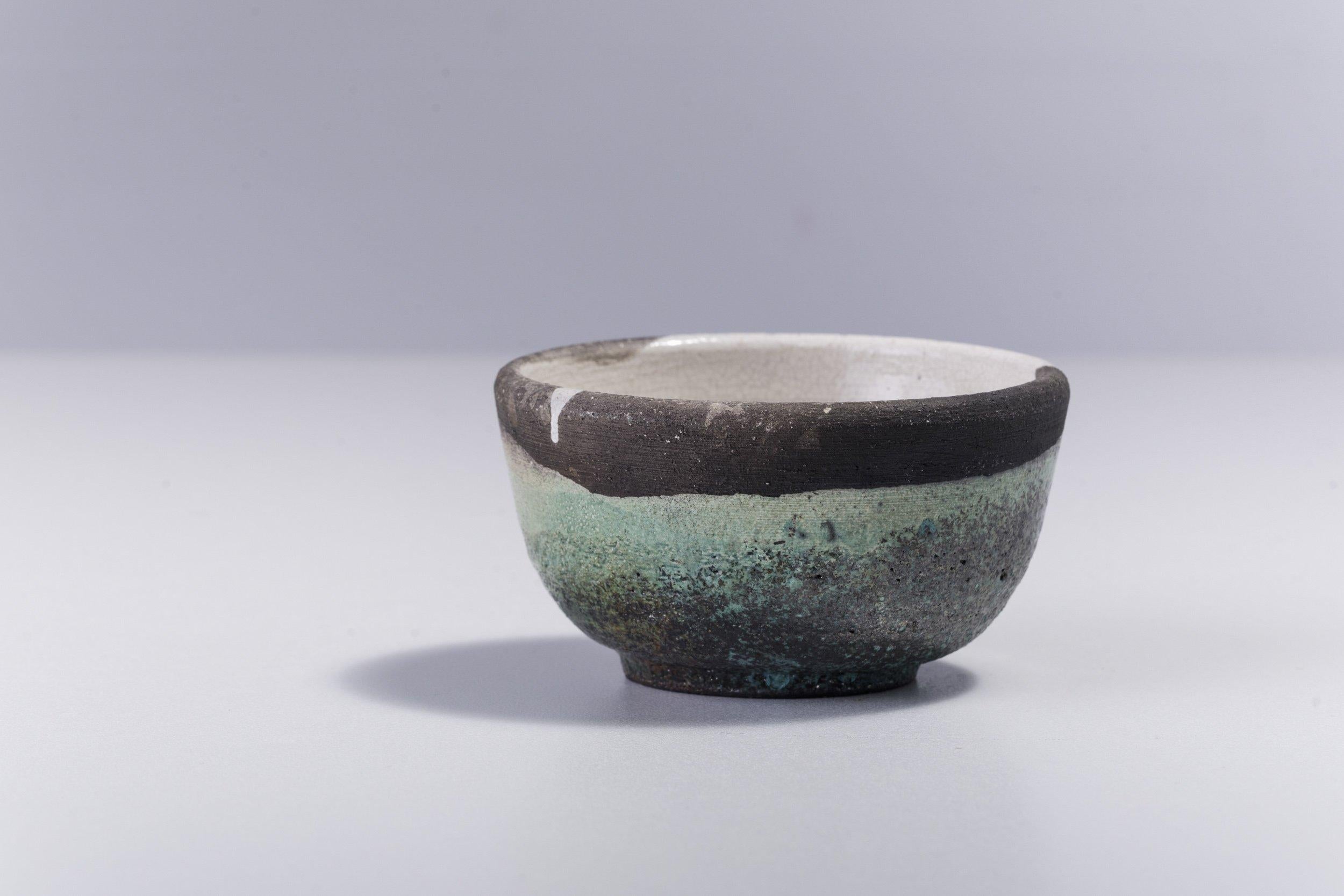 Japanese LAAB Cloud Tea Cups Raku Ceramic Natural Green Gold In Excellent Condition For Sale In monza, Monza and Brianza
