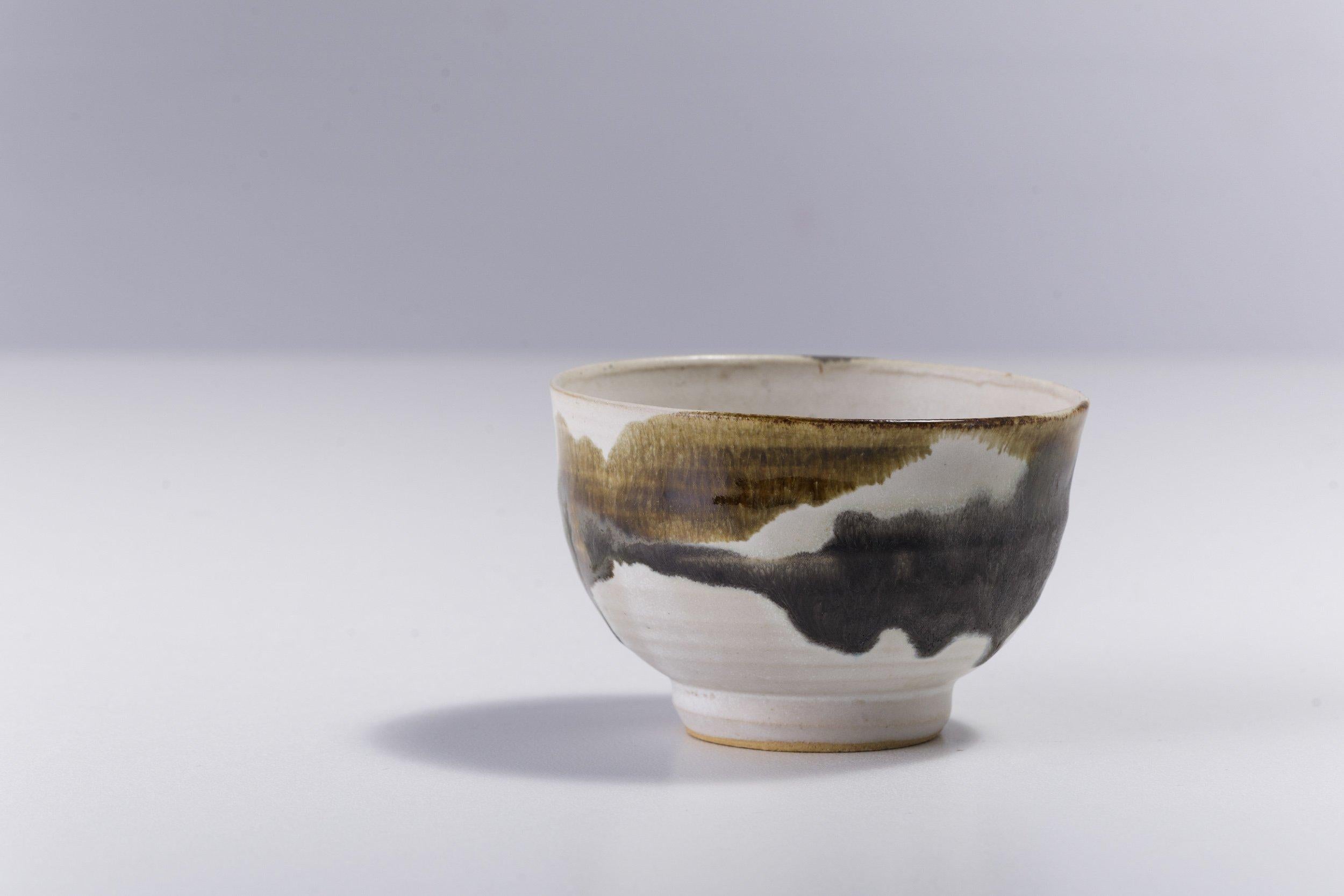 Japanese LAAB Cloud Tea Cups Raku Ceramic Natural Green Gold For Sale 1