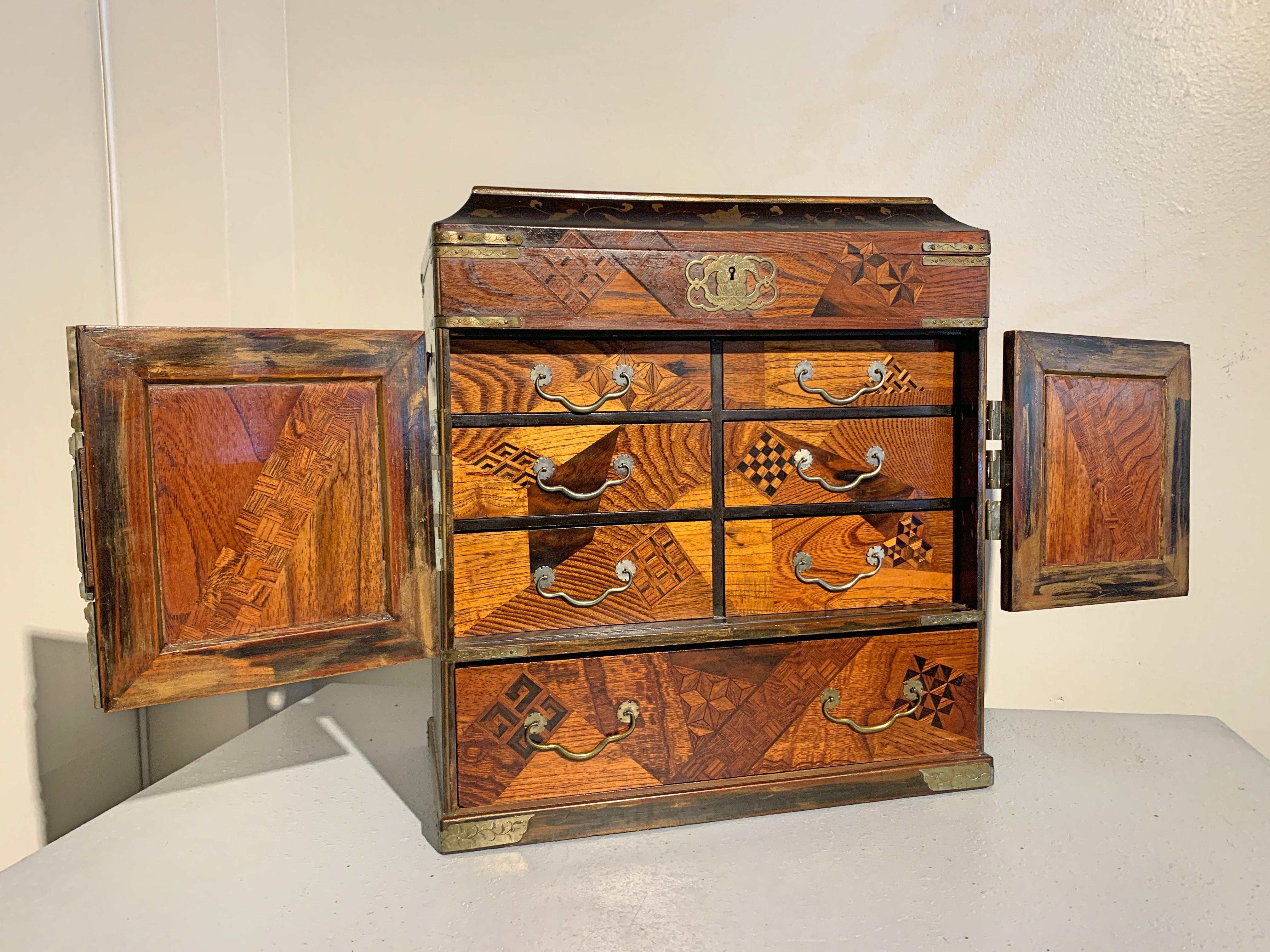 Japanese Lacquer and Marquetry Jewelry or Collector Chest, Meiji Period, Japan 6