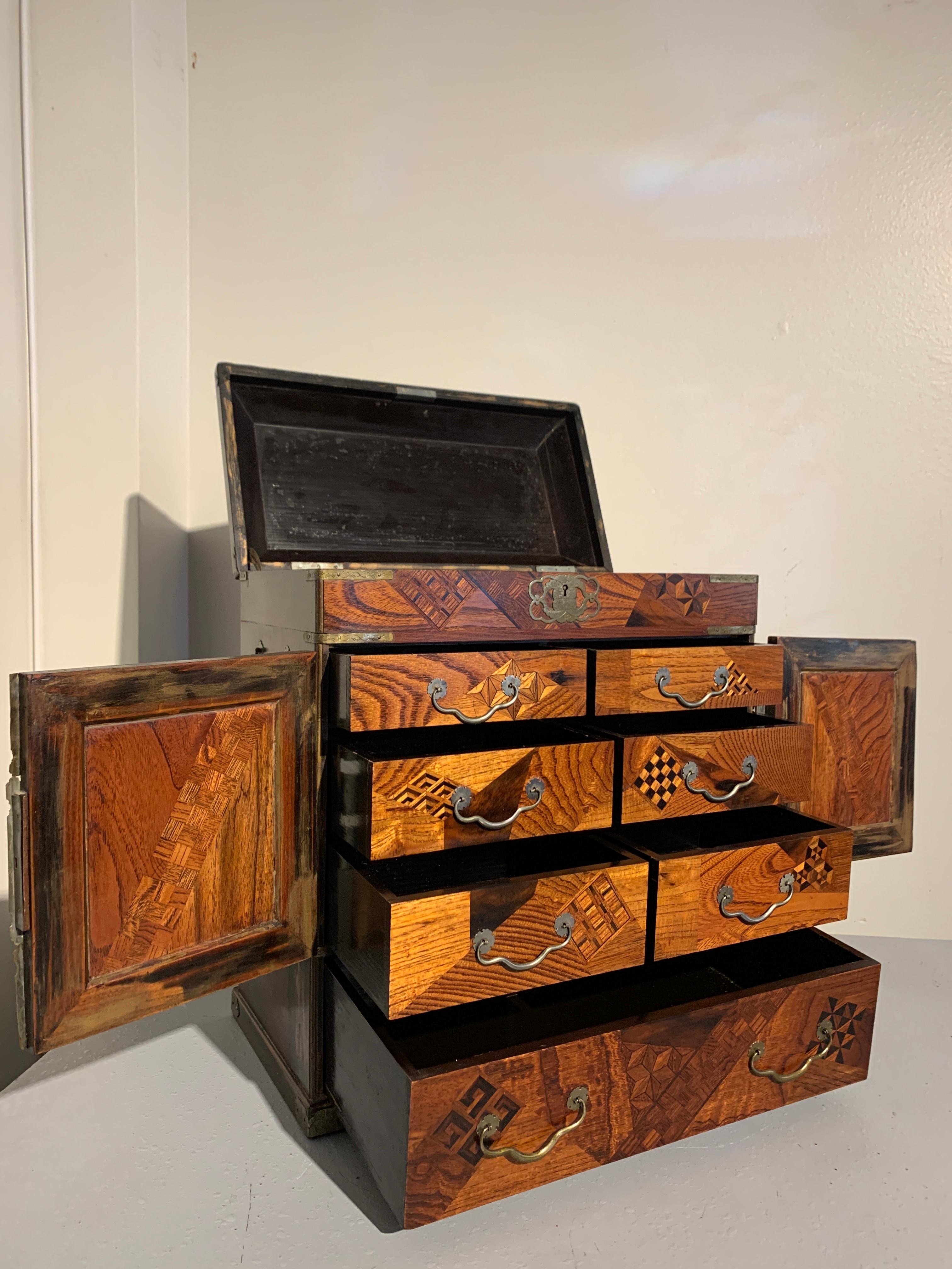 Japanese Lacquer and Marquetry Jewelry or Collector Chest, Meiji Period, Japan 8