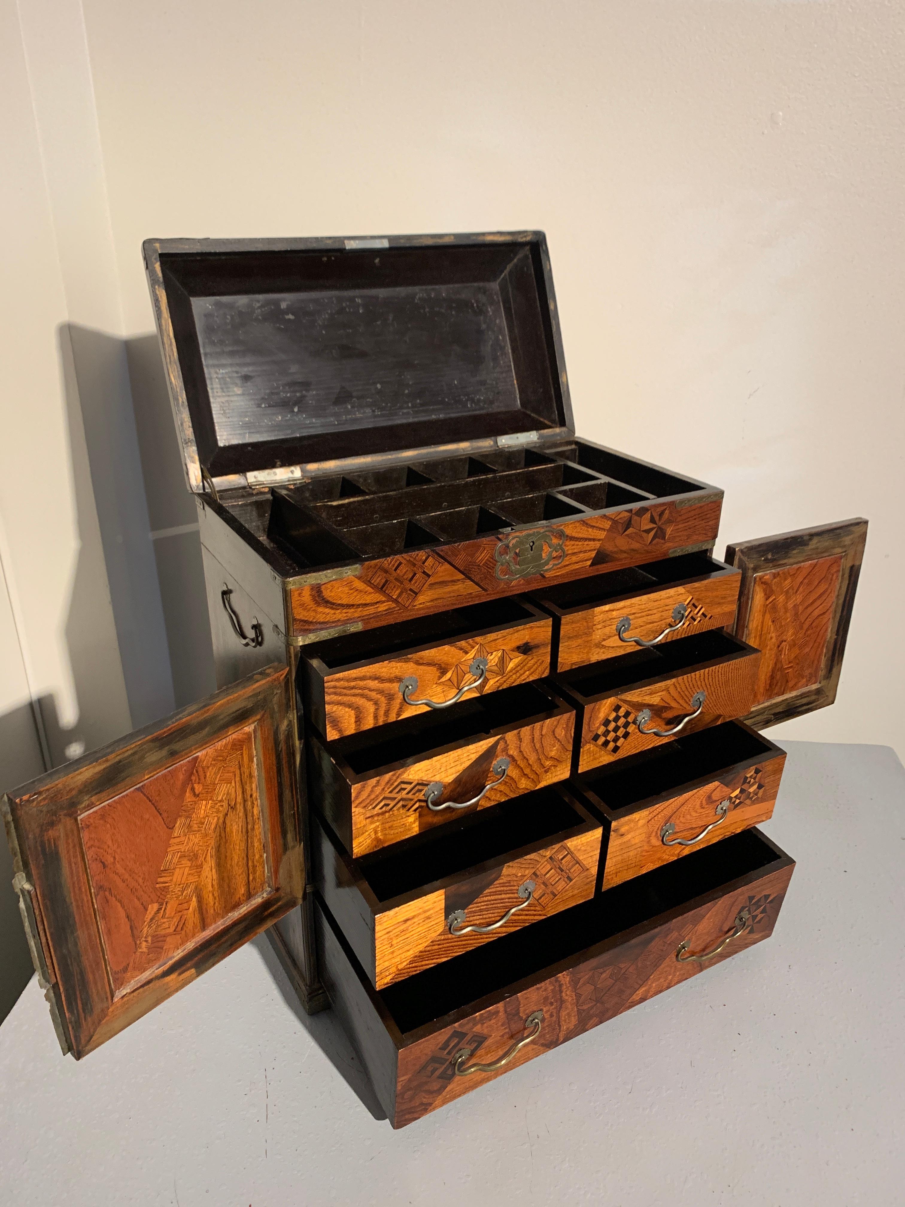 Japanese Lacquer and Marquetry Jewelry or Collector Chest, Meiji Period, Japan 9