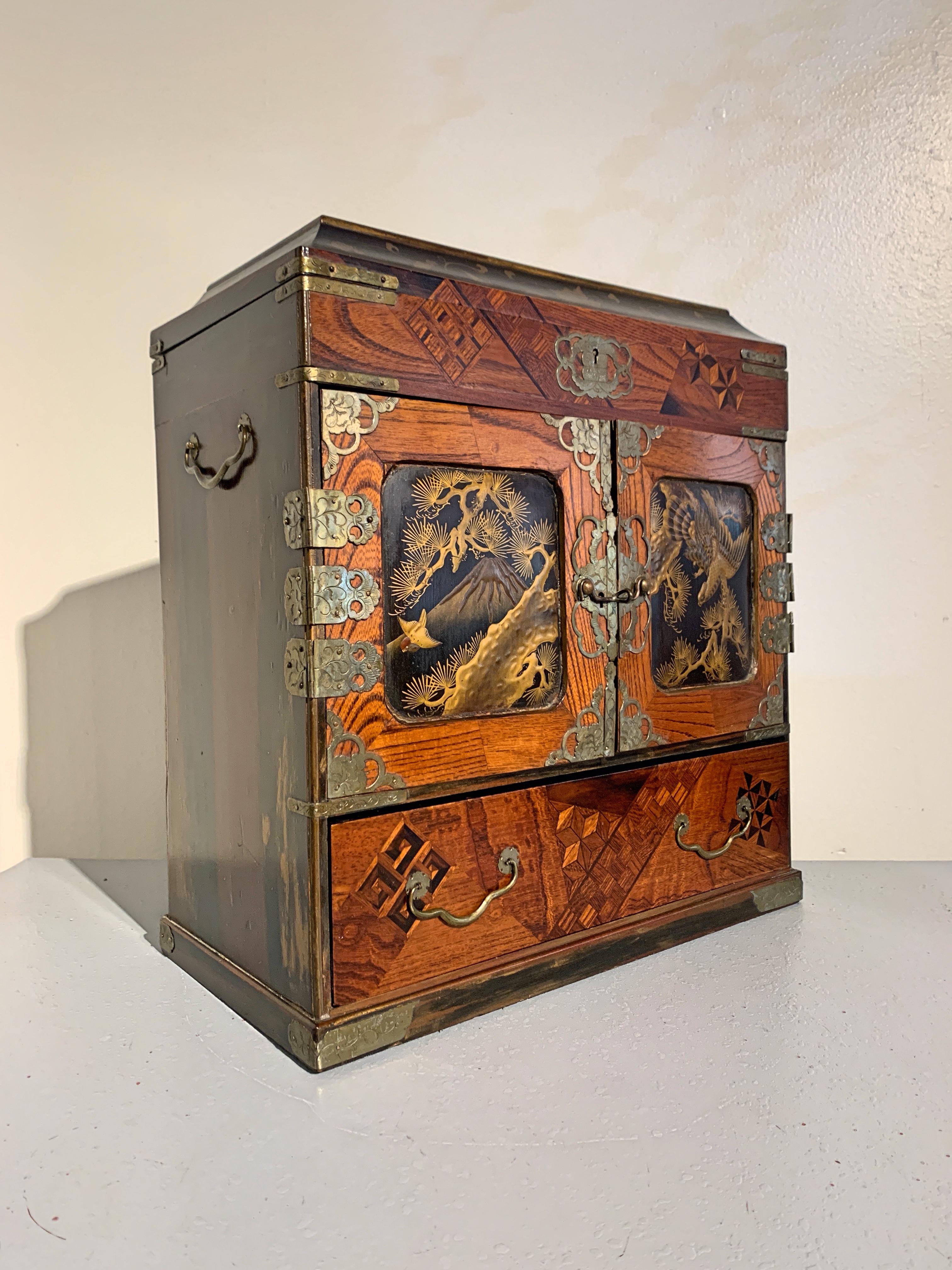 Japanese Lacquer and Marquetry Jewelry or Collector Chest, Meiji Period, Japan 3