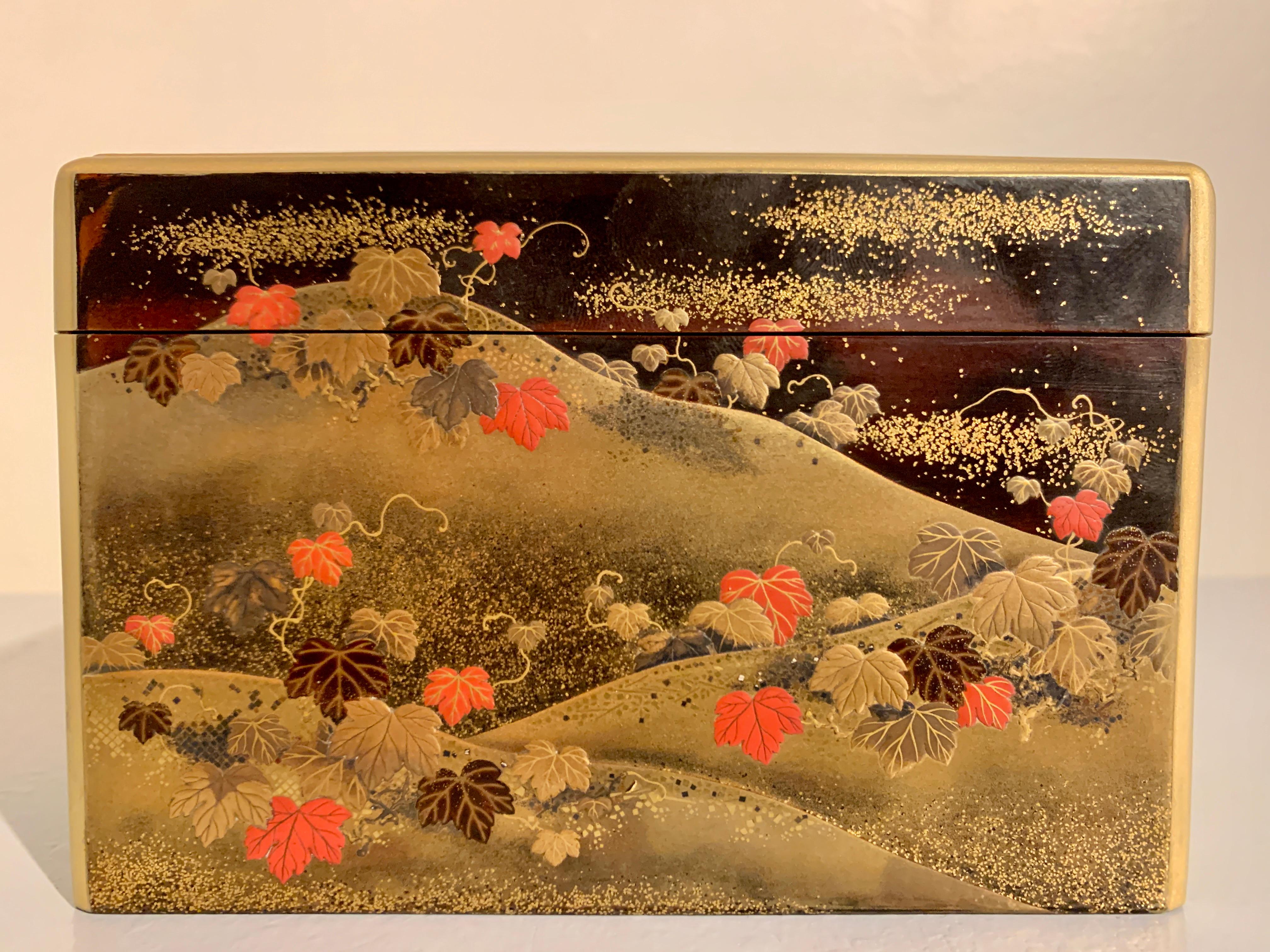 Japanische Lackschachtel, Kobako, „Der Efeuweg“, Edo-Periode, 19. Jahrhundert im Angebot 10