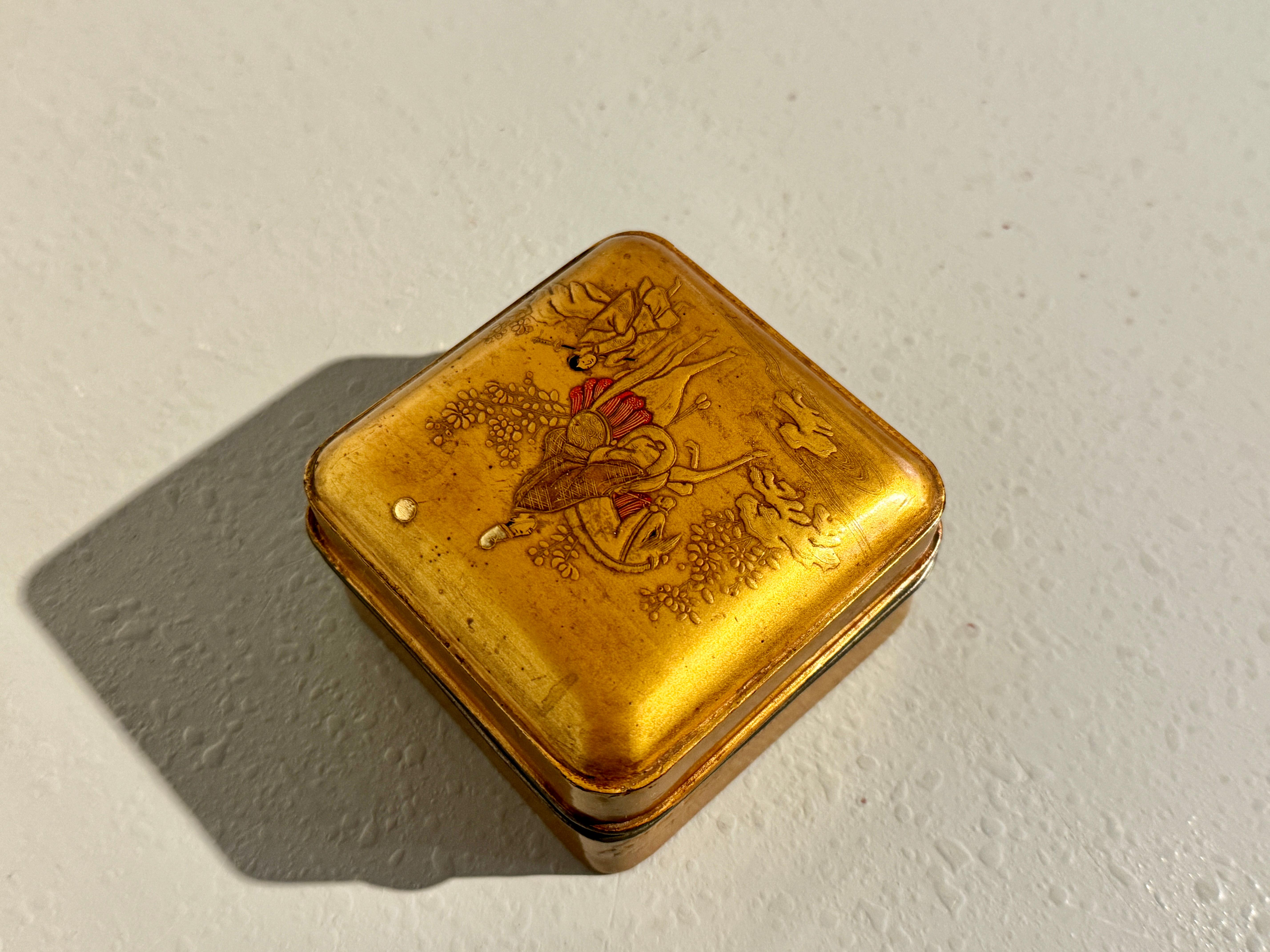 Lacquered Japanese Lacquer Box, Kogo, Tale of Genji, Edo Period, early 19th century, Japan For Sale