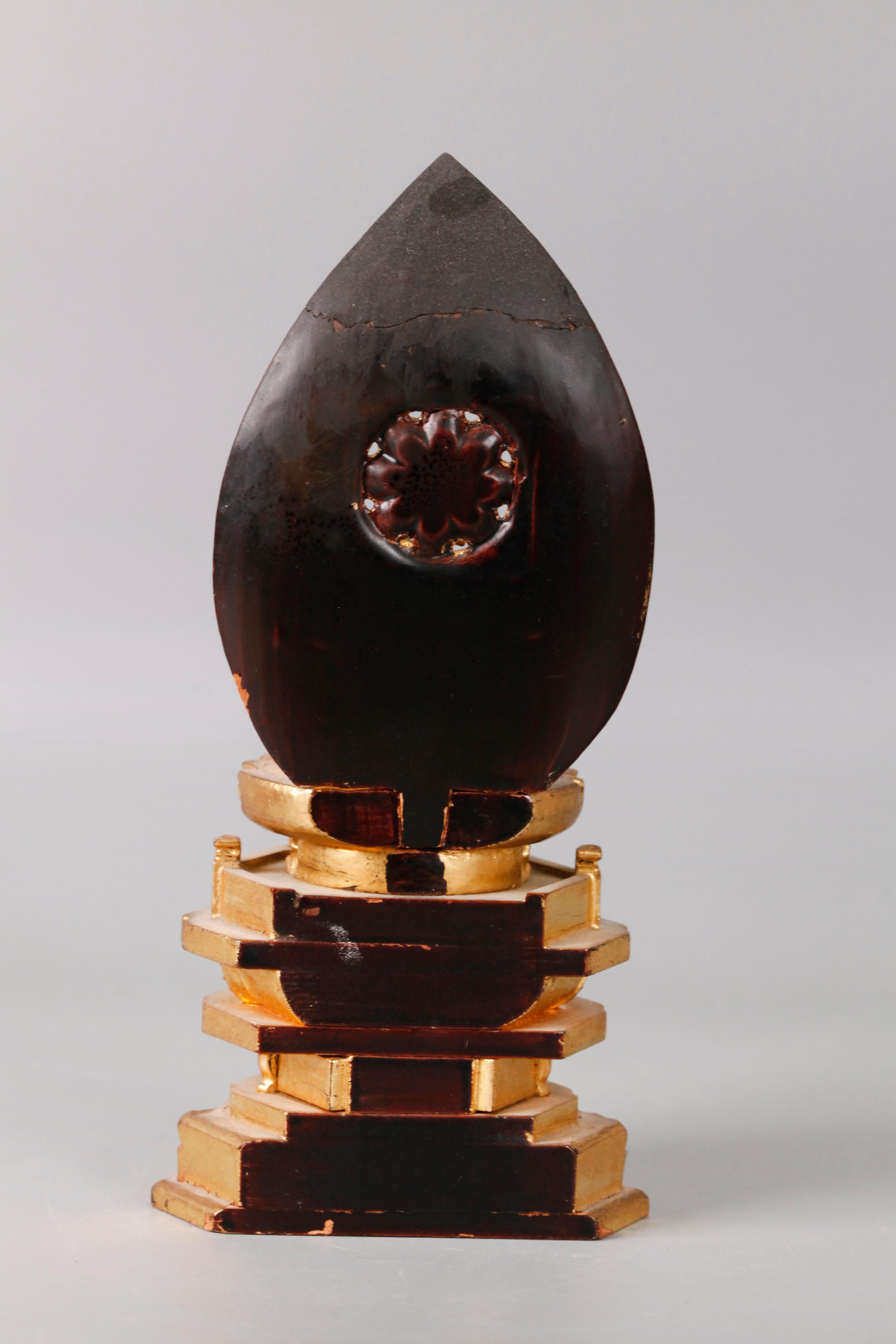 Japanese lacquer Buddha, 19th c. In Good Condition For Sale In New York, NY