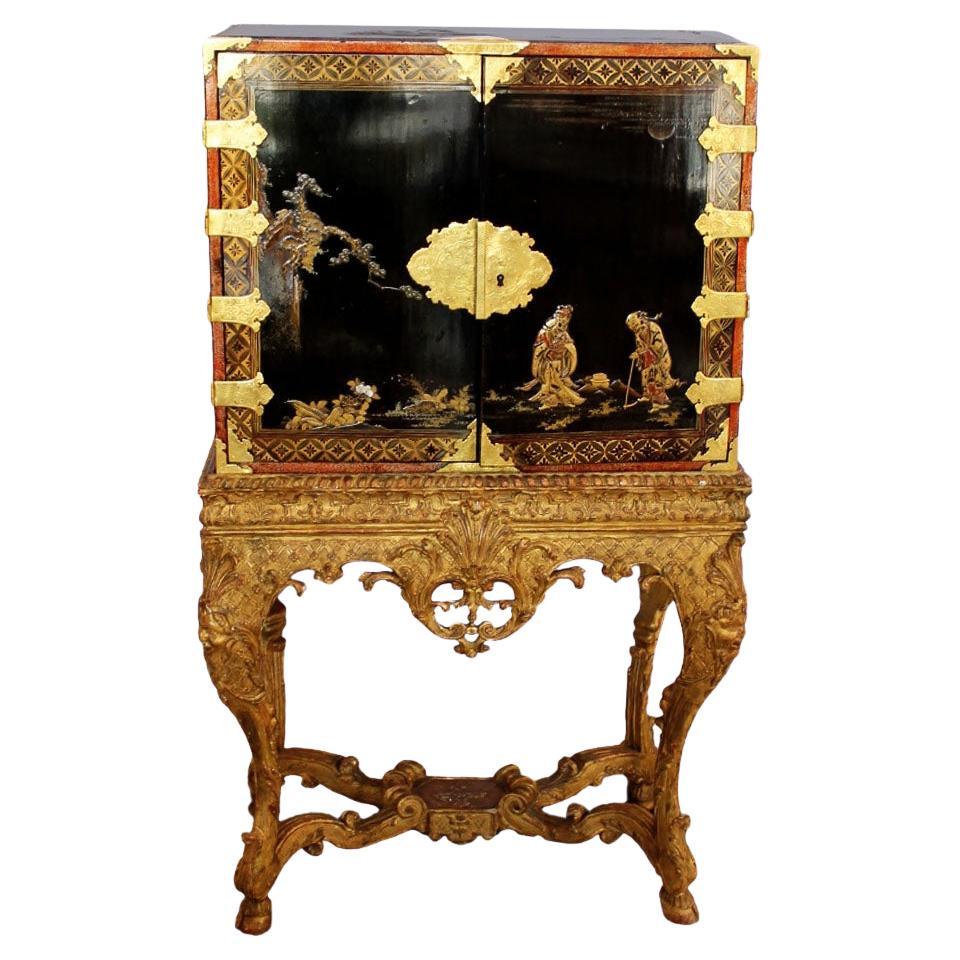 Japanese Lacquer Cabinet on Regence Giltwood Stand, circa 1725 For Sale