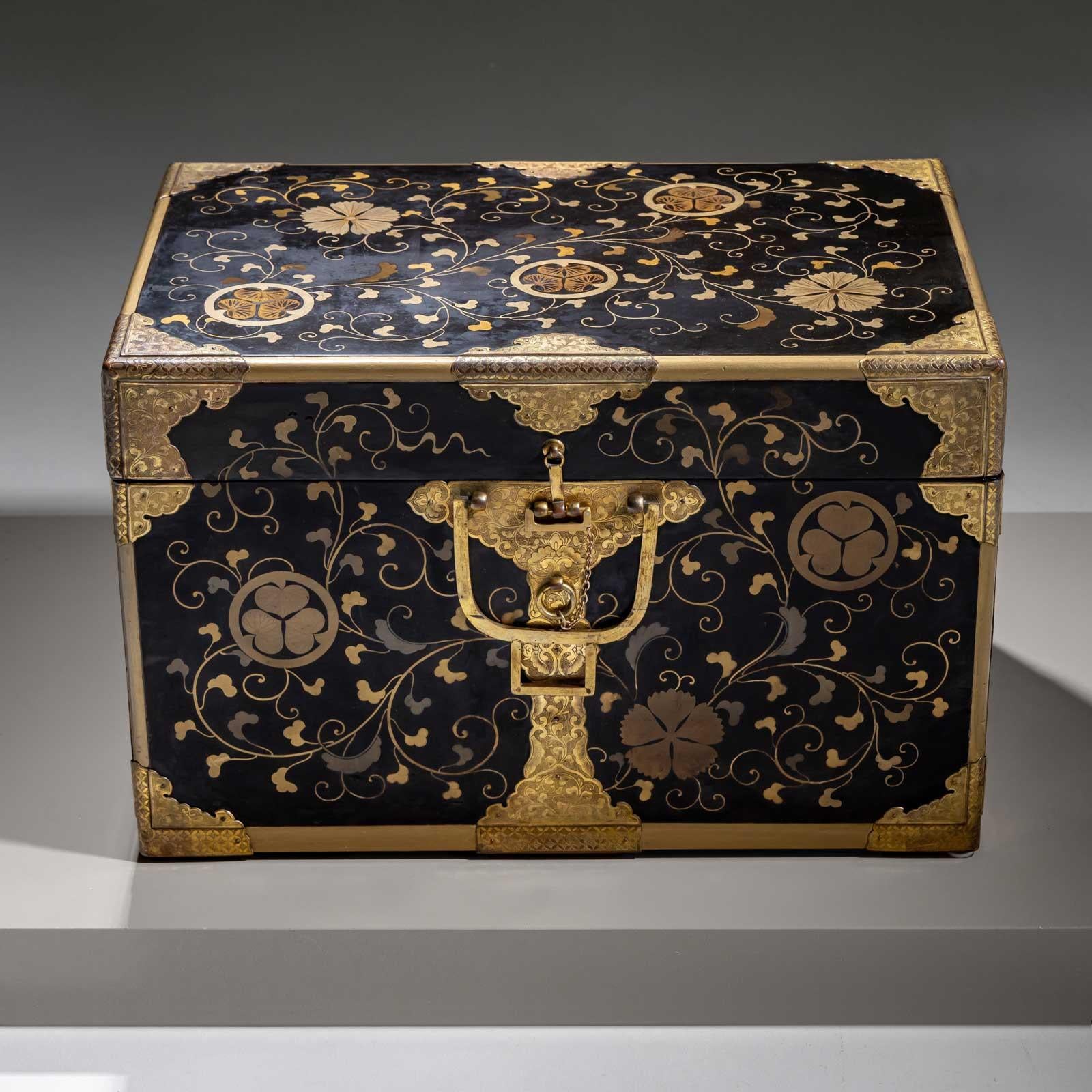 Arqueta japonesa lacada, Periodo Edo Japonés en venta