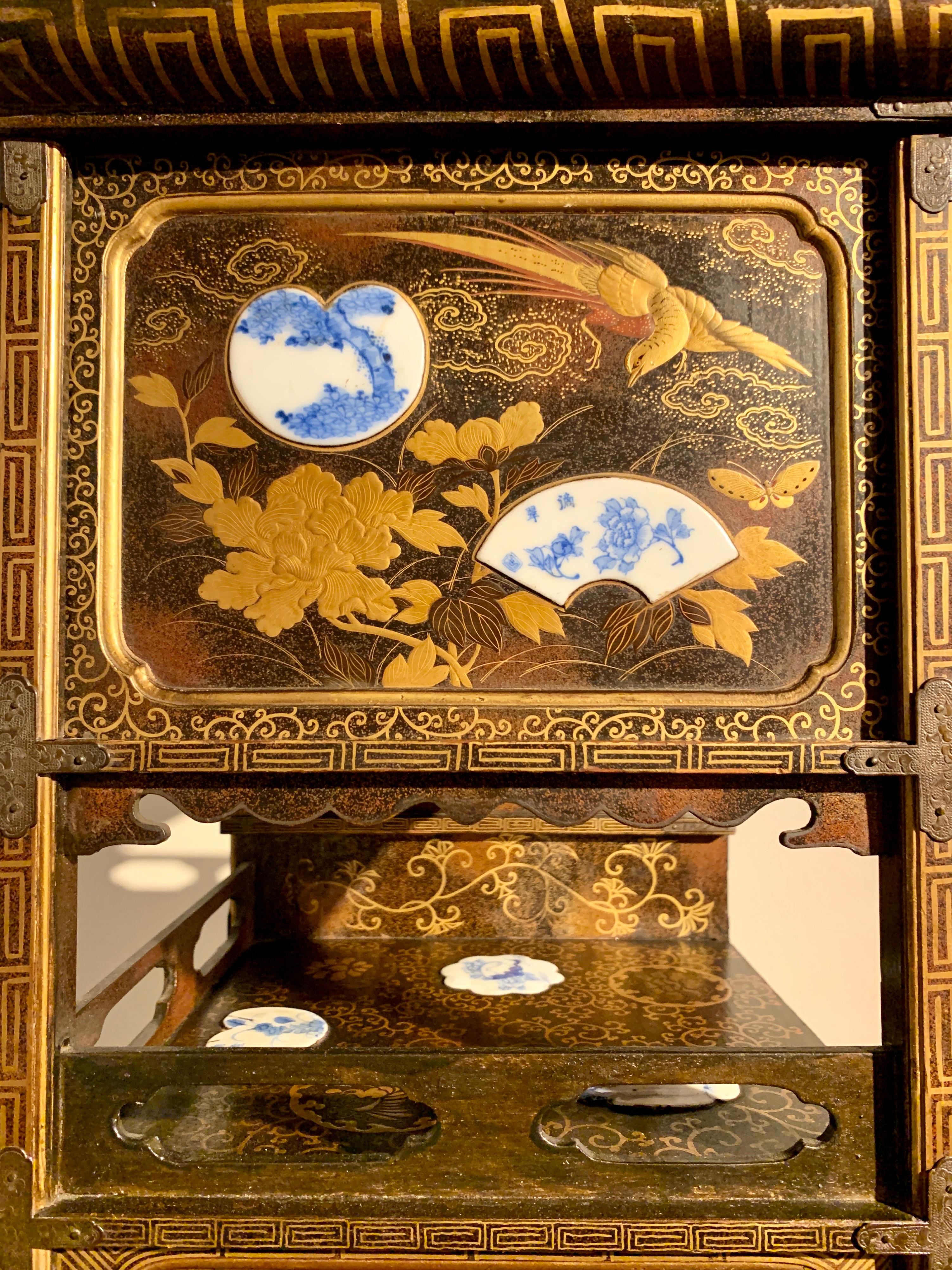 Japanese Lacquer Display Cabinet on Stand, Meiji Period, 19th Century, Japan For Sale 12