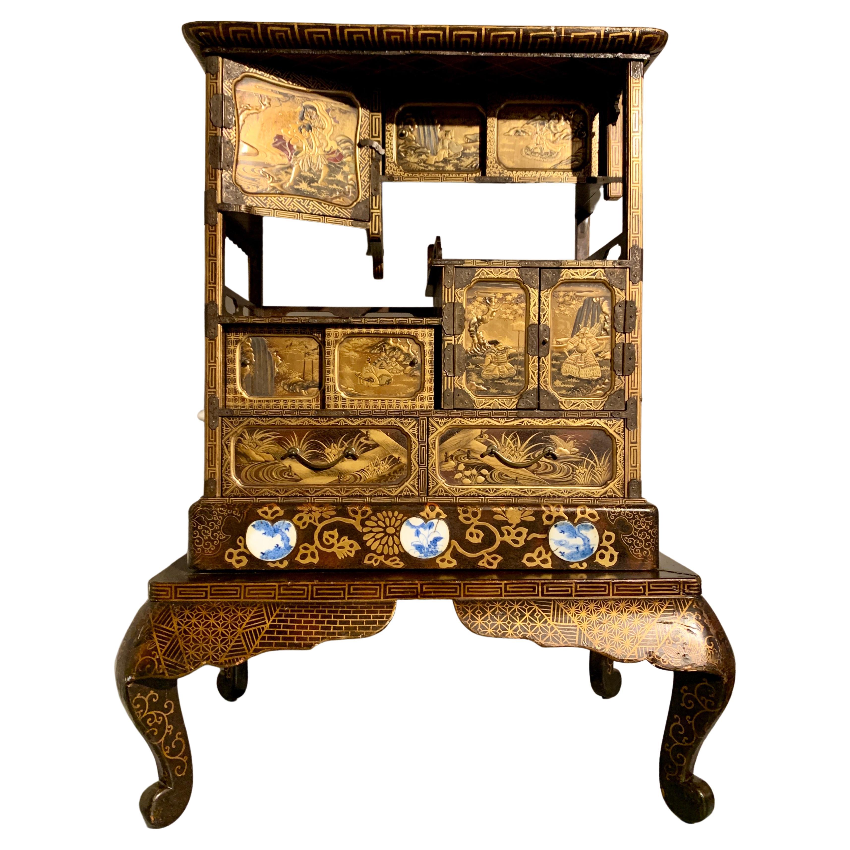 Japanese Lacquer Display Cabinet on Stand, Meiji Period, 19th Century, Japan For Sale