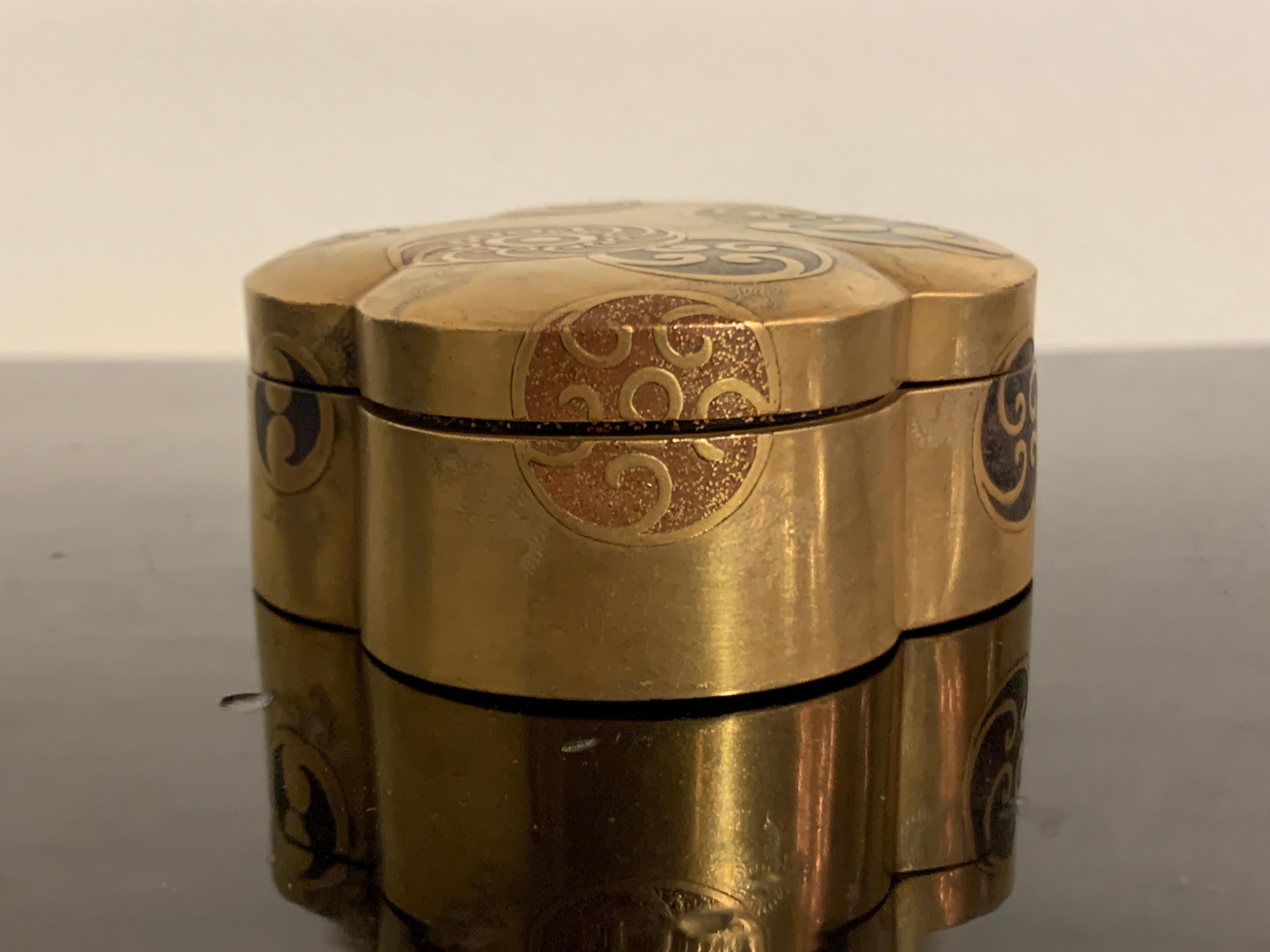 Japanese Lacquer Incense Box, Kogo, Taisho Period, Early 20th Century, Japan 5