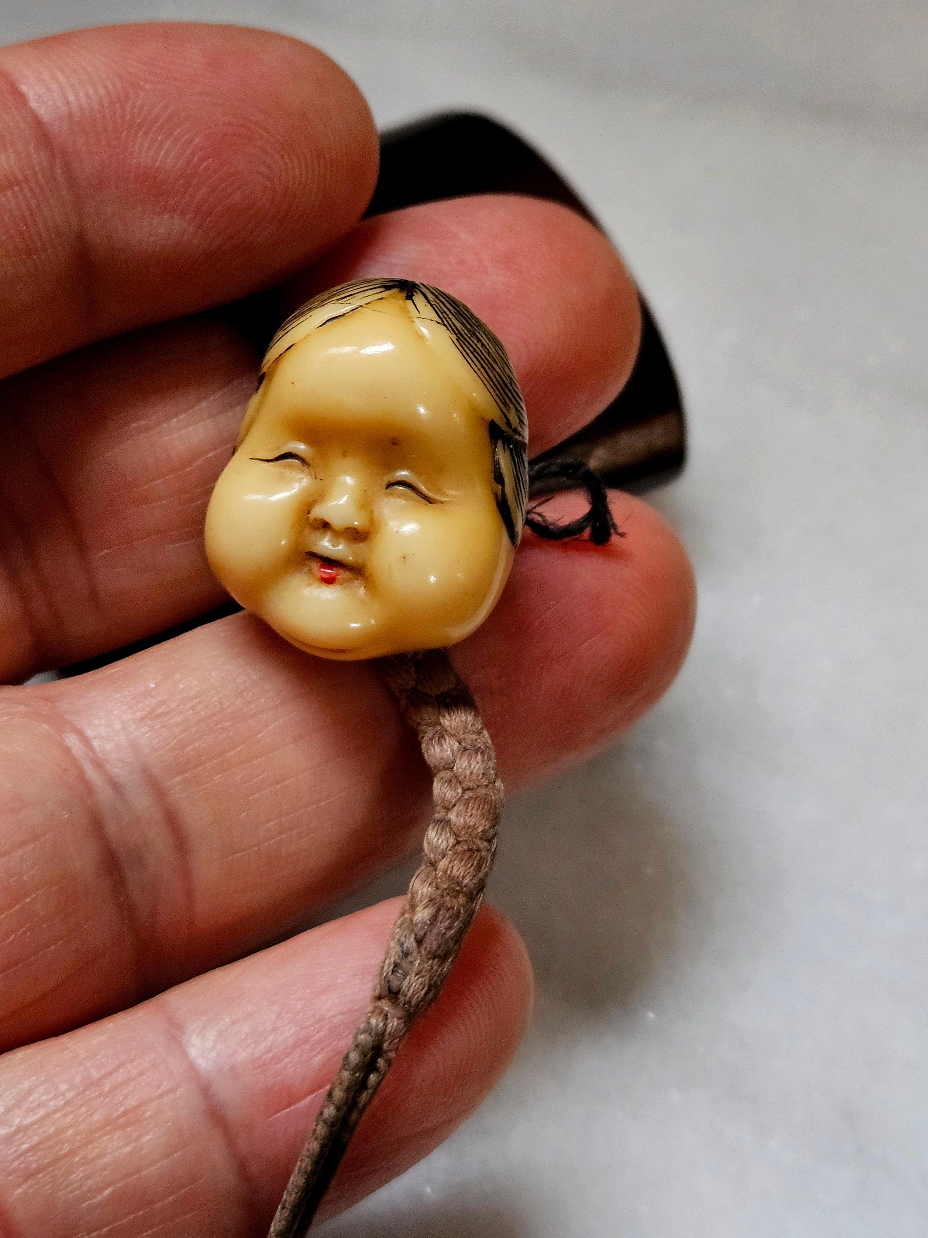 Japanese Lacquer Inro with Netsuke Okame Mask Meiji Period For Sale 6