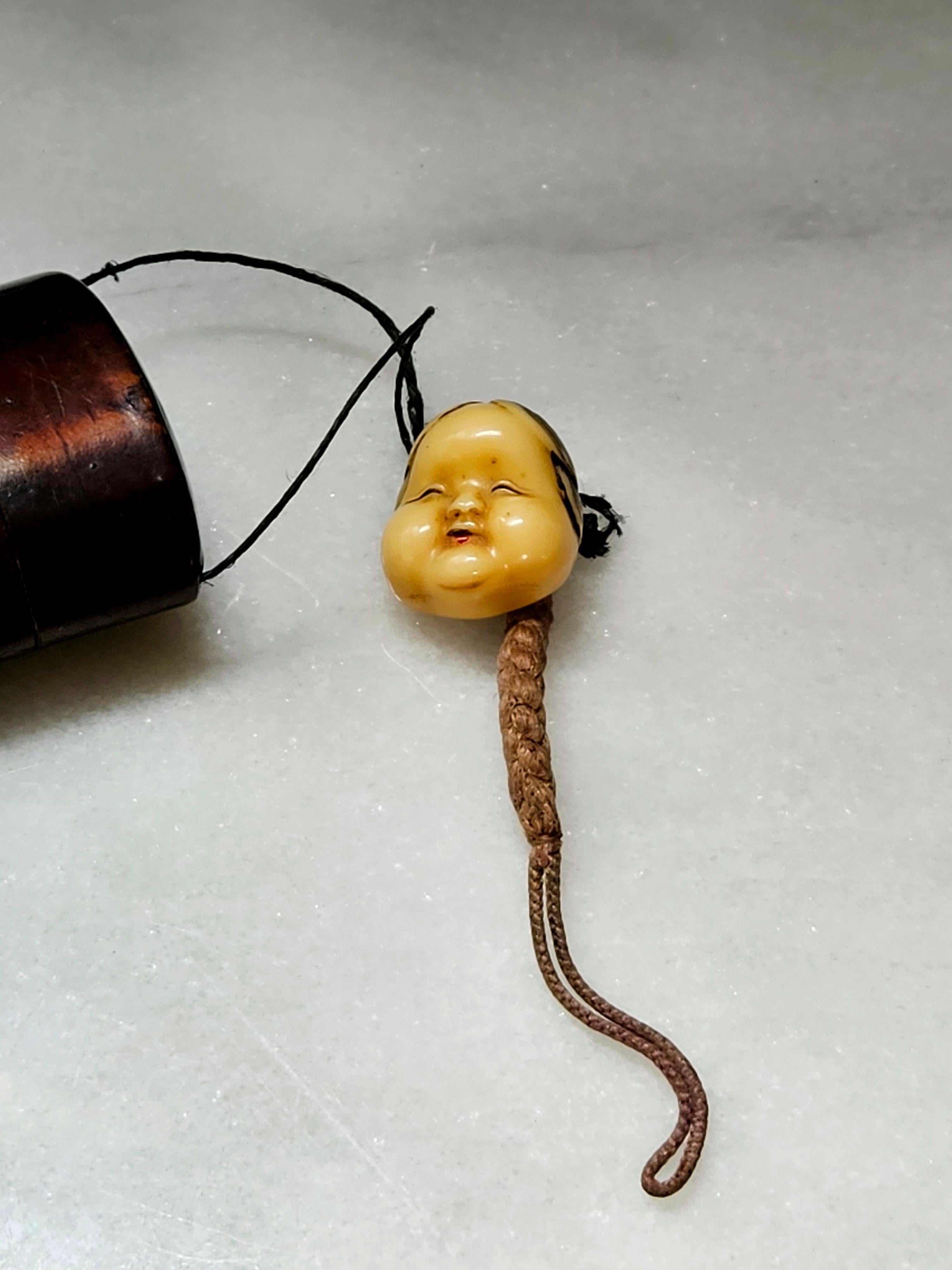 Japanese Lacquer Inro with Netsuke Okame Mask Meiji Period In Good Condition For Sale In Norton, MA