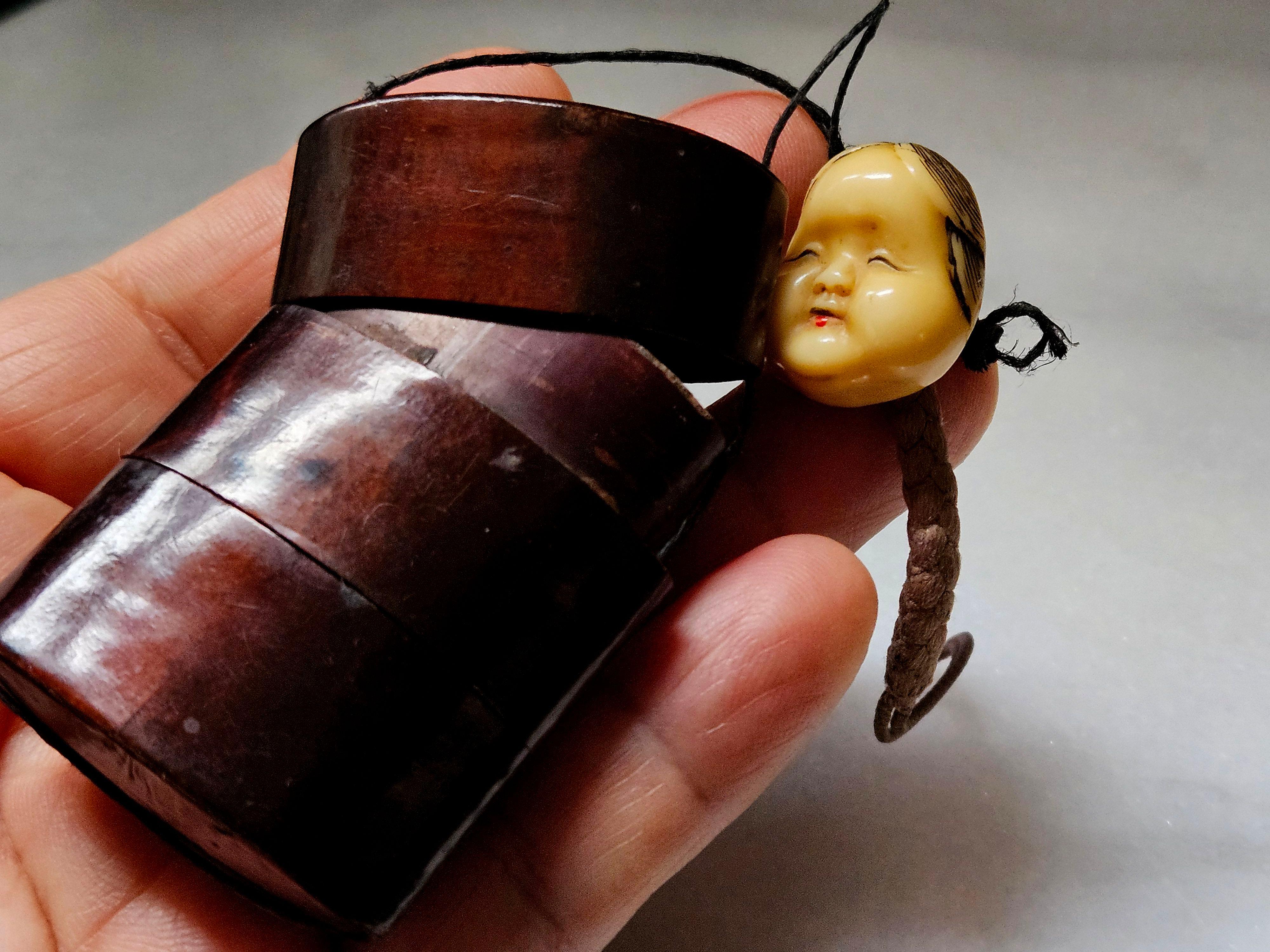 Japanese Lacquer Inro with Netsuke Okame Mask Meiji Period For Sale 4