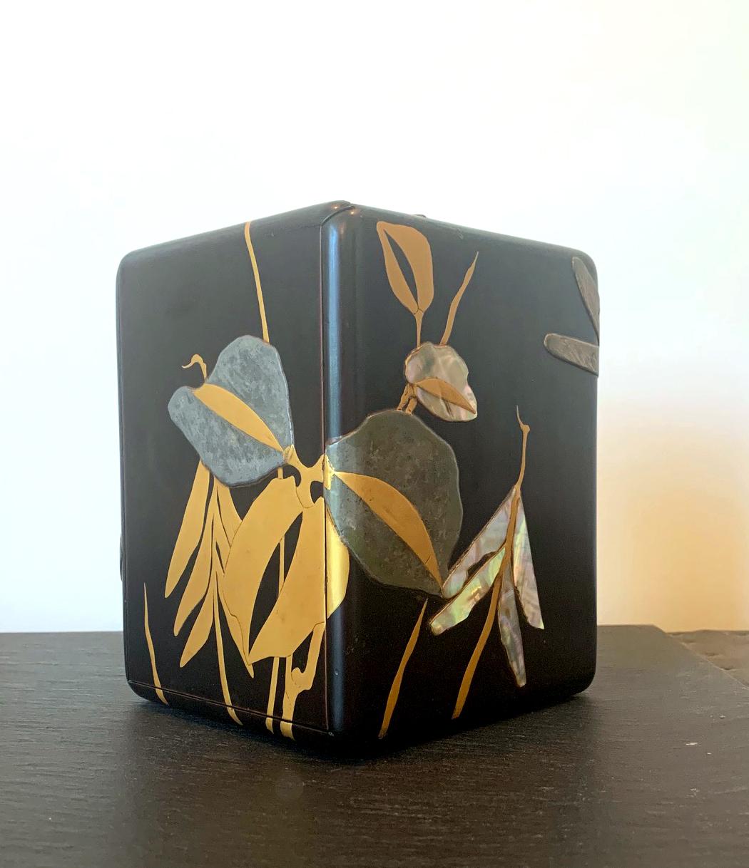 Shell Japanese Lacquer Jewelry Box Rinpa School Meiji Period