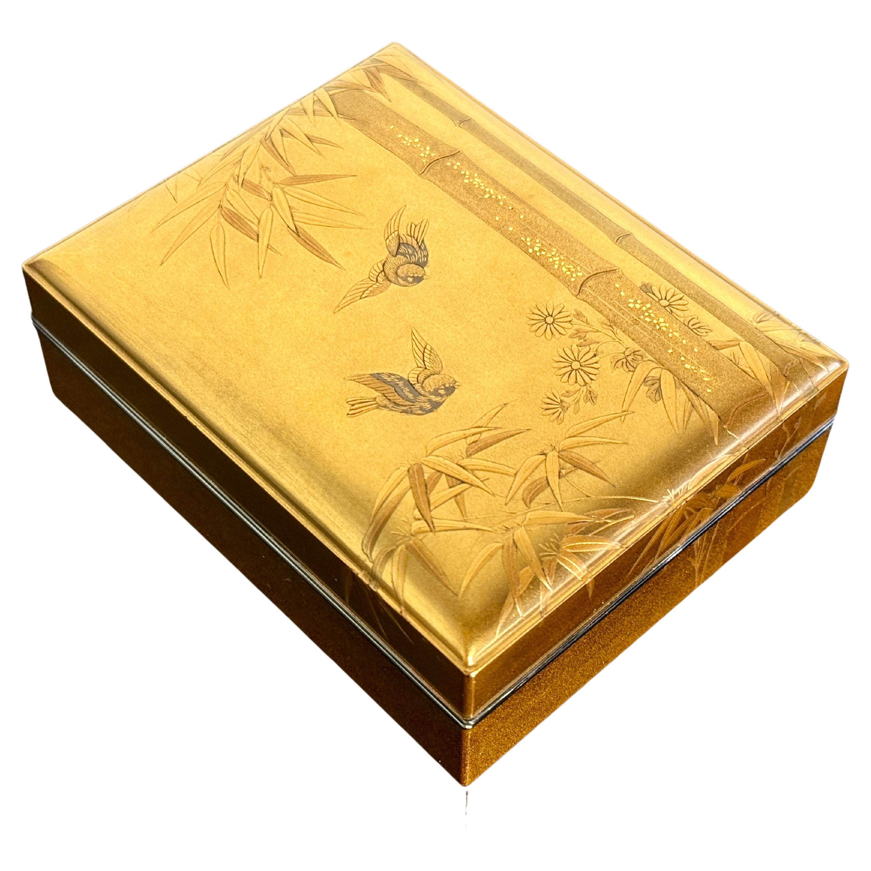 Japanese Lacquer Kobako, Swallows and Bamboo, Edo Period, mid 19th c, Japan For Sale