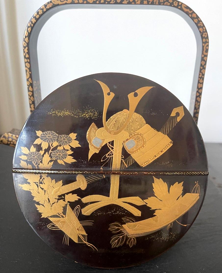 Japanese Lacquer Maki-e Sake Ewer Meiji Period For Sale 2