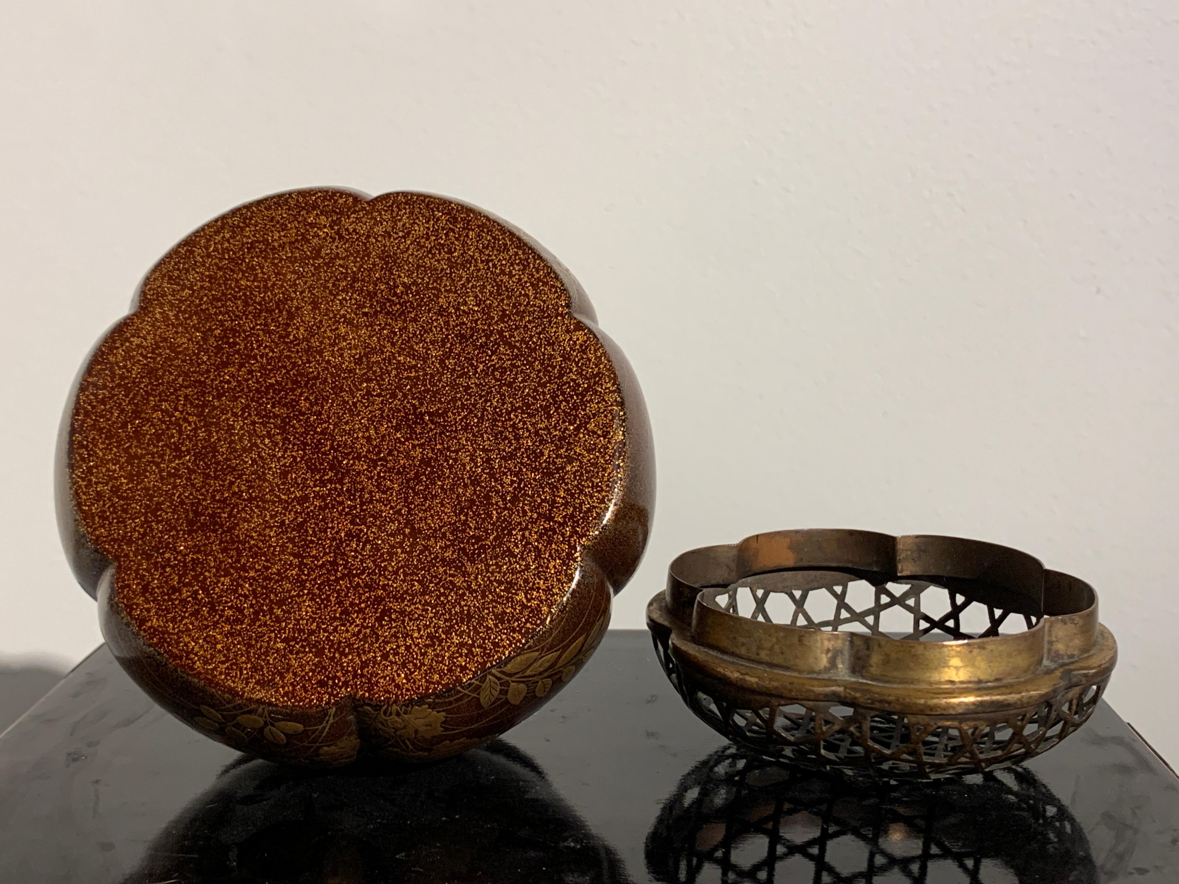 Japanese Lacquer Melon Shaped Incense Burner, Akoda Koro, Edo Period 3