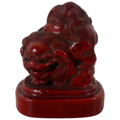 Japanese Lacquer Shishi Dog Netsuke, circa 1820, Edo Period