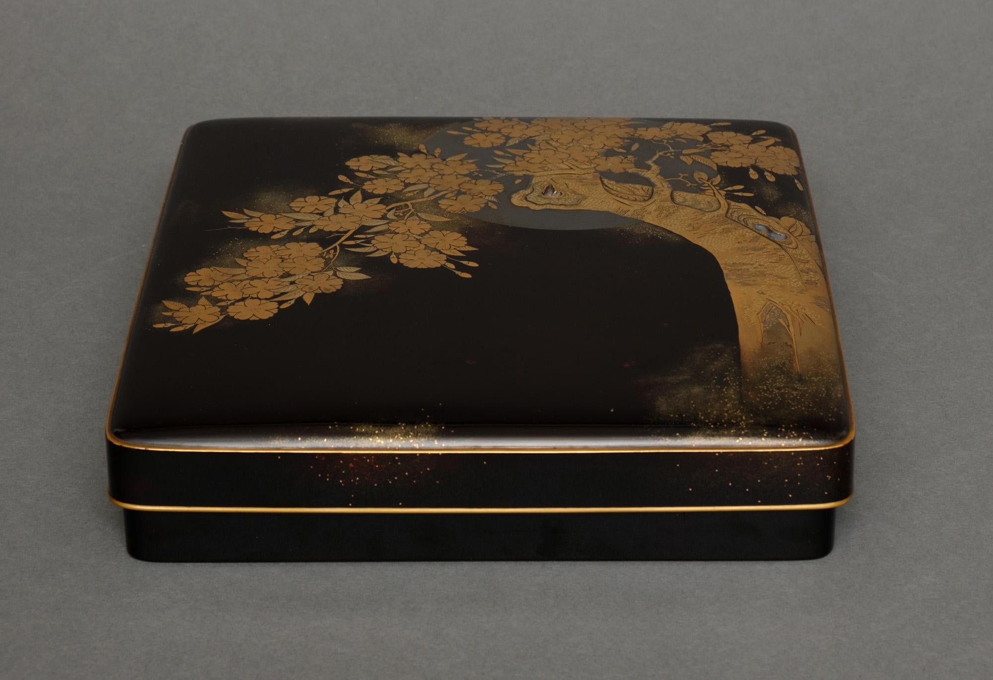 Japanese lacquer suzuri’bako 箱 with a cherry blossom & Chinese landscape design 4