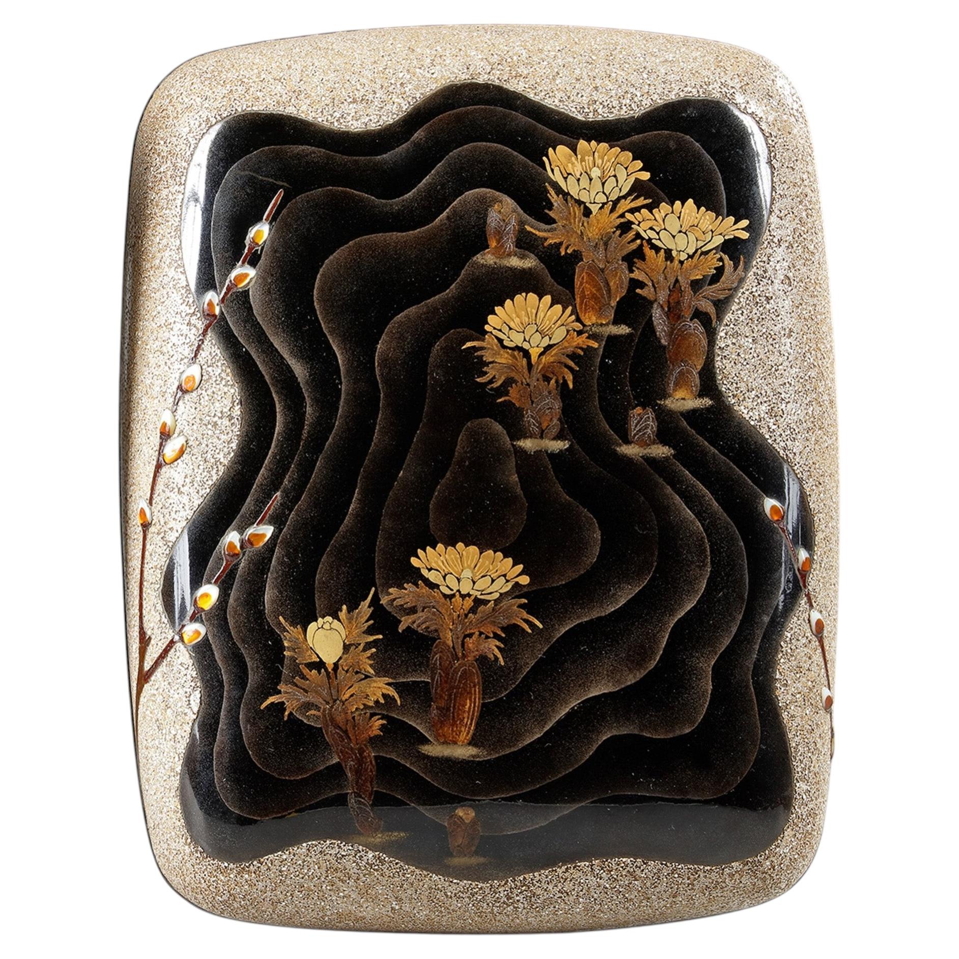 Japanese lacquer suzuribako 硯箱 (writing box) by Ogimura Sakitoshi 荻村幸稔 (1943)