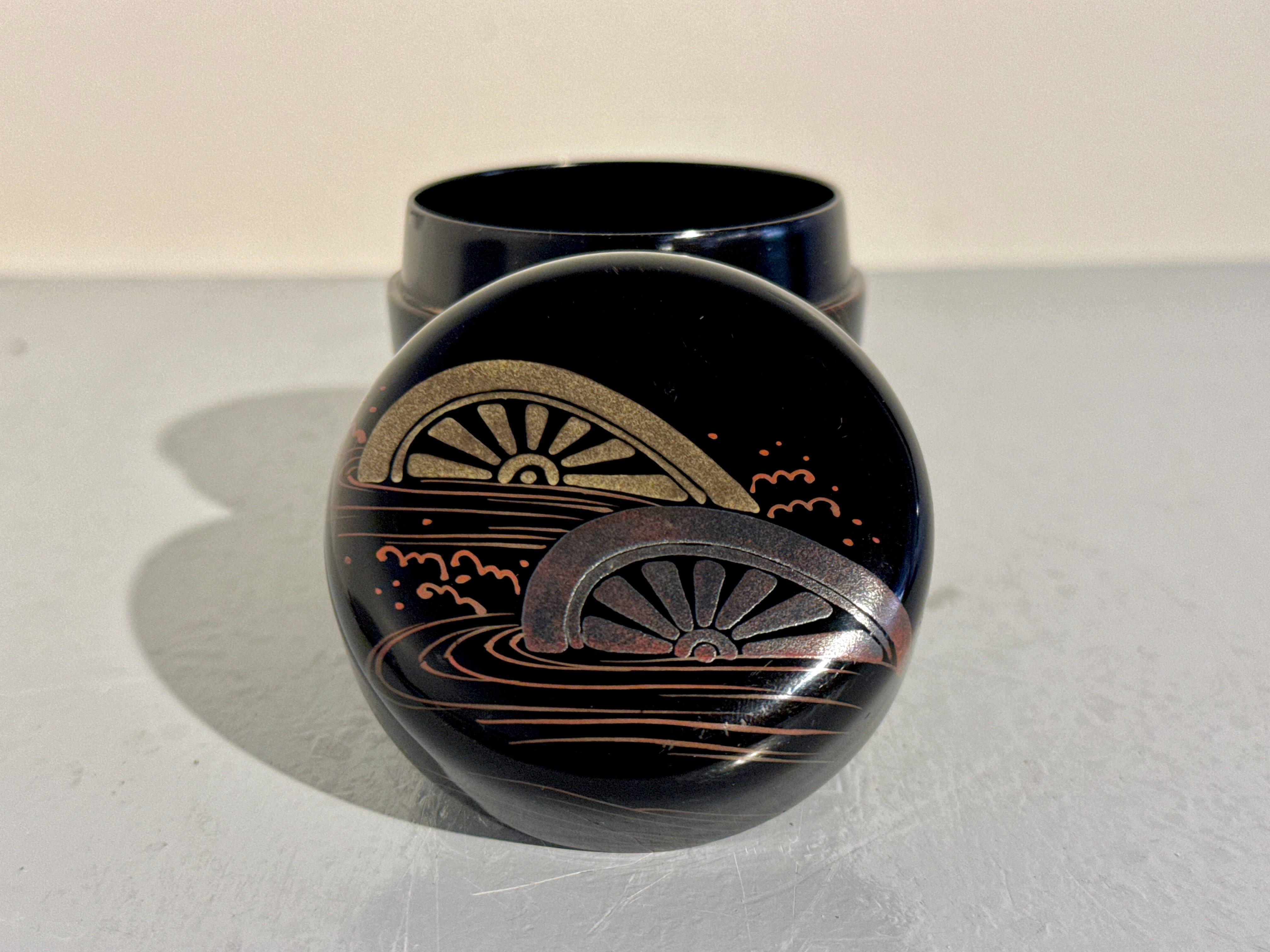 Japanese Lacquer Tea Caddy, Natsume, Cart Wheels, Showa Era, 1960's, Japan For Sale 4